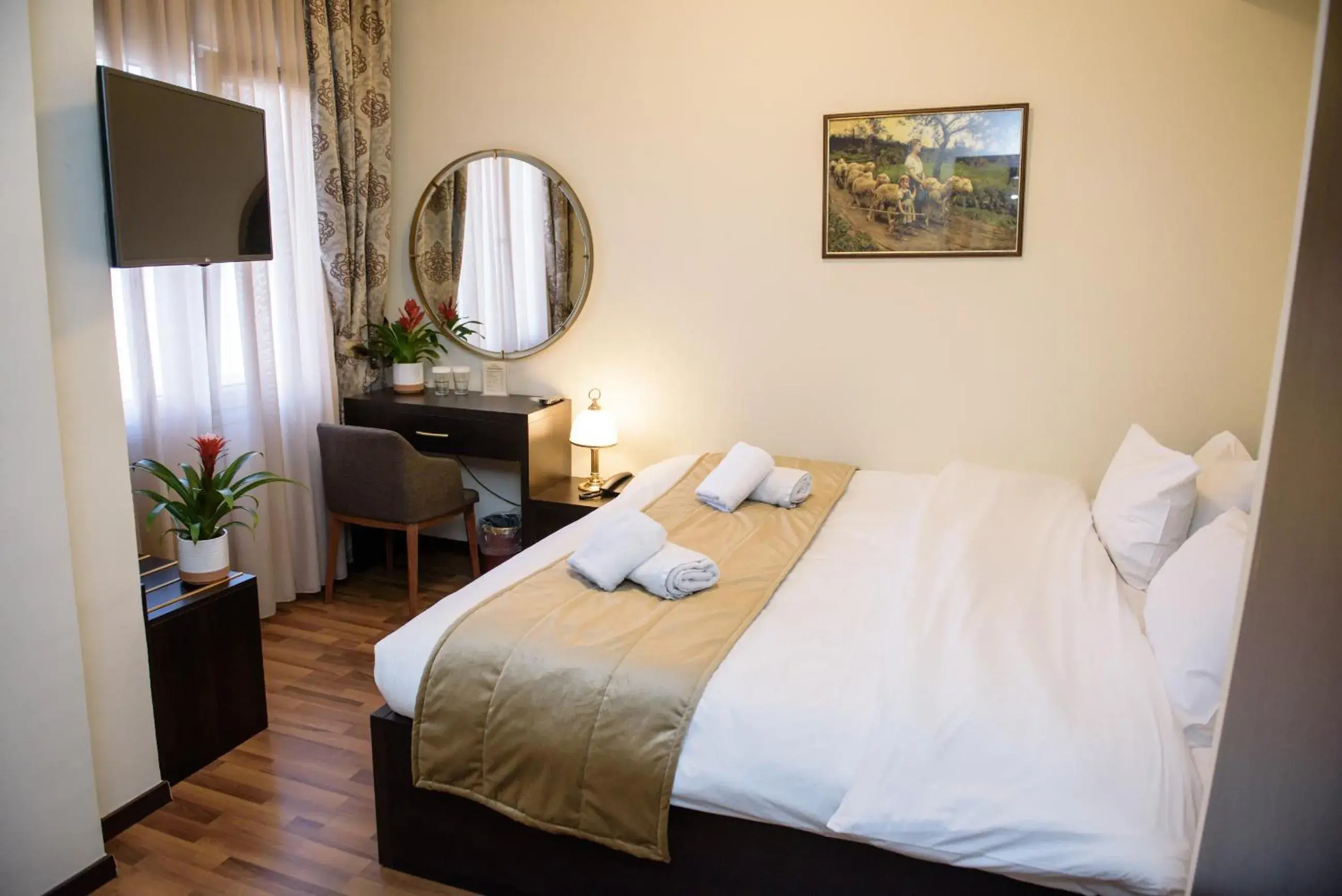 Small Double Room - single occupancy in Hotel Padelidaki Small Double Room - single occupancy in Hotel Padelidaki