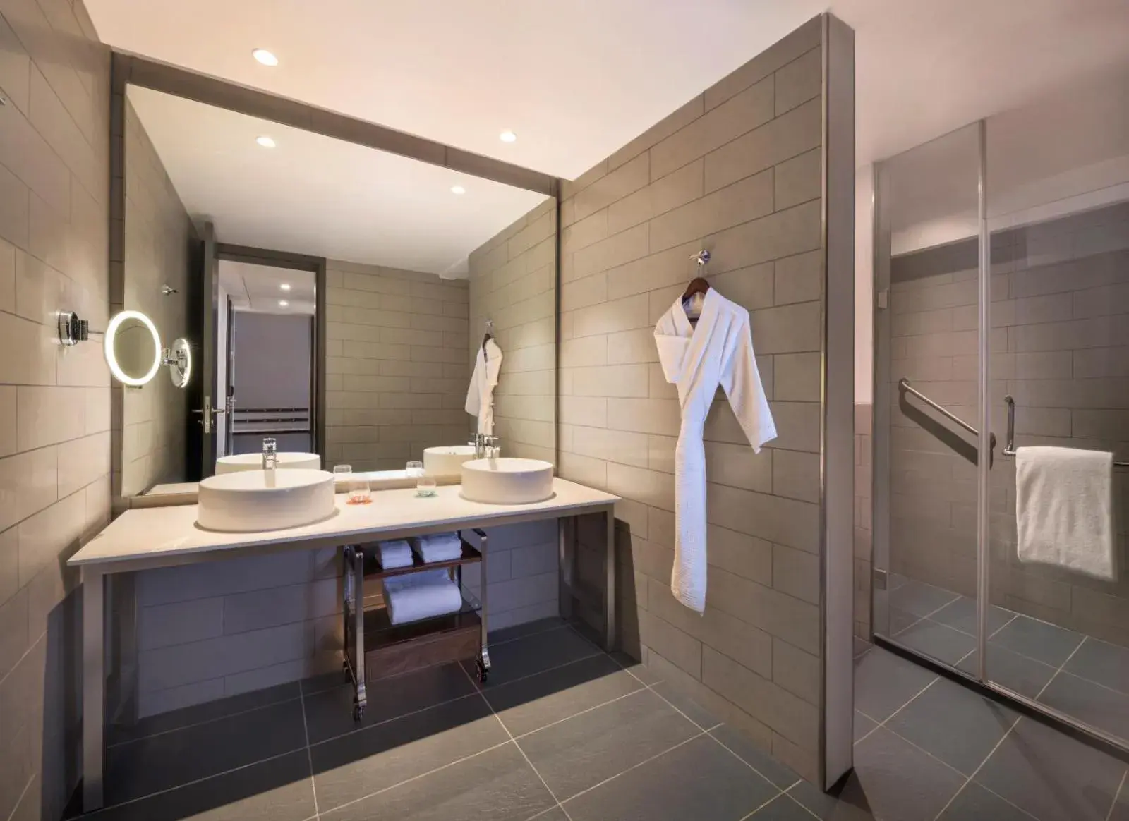 Classic Room with Twin bed - Complimentary beer/mocktail of the day on arrival in Le Meridien Goa, Calangute Classic Room with Twin bed - Complimentary beer/mocktail of the day on arrival in Le Meridien Goa, Calangute