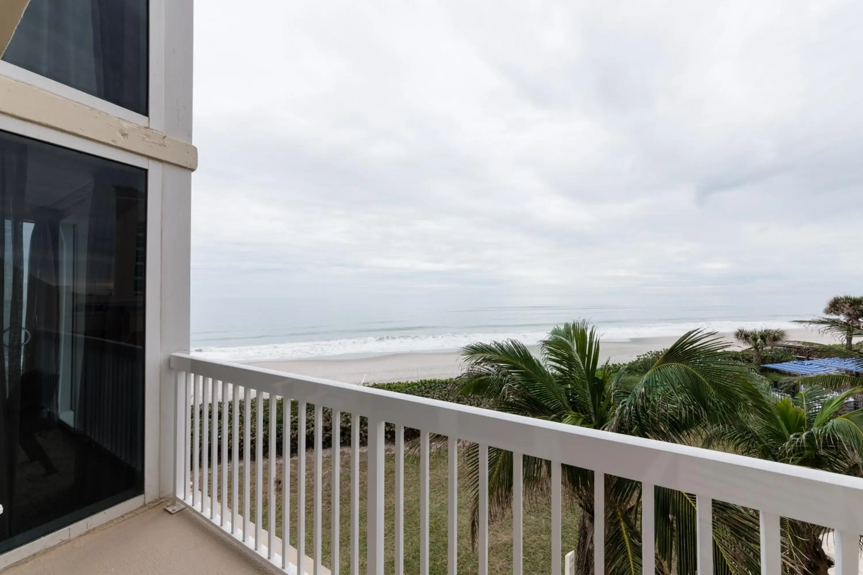 One-Bedroom King Suite in DoubleTree Suites by Hilton Melbourne Beach Oceanfront One-Bedroom King Suite in DoubleTree Suites by Hilton Melbourne Beach Oceanfront