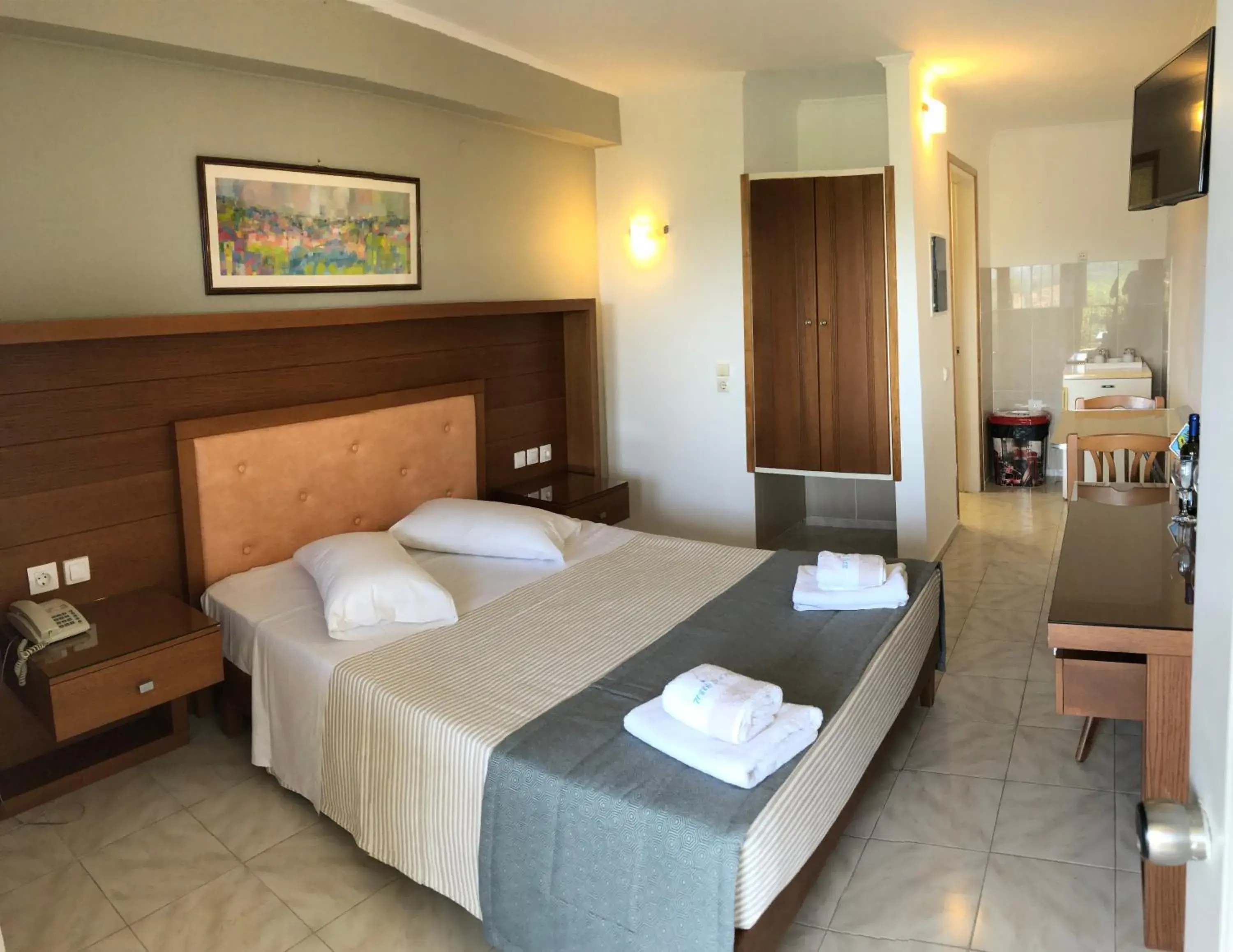 Economy Double or Twin Room with Partial Sea View in Zante Palace Economy Double or Twin Room with Partial Sea View in Zante Palace