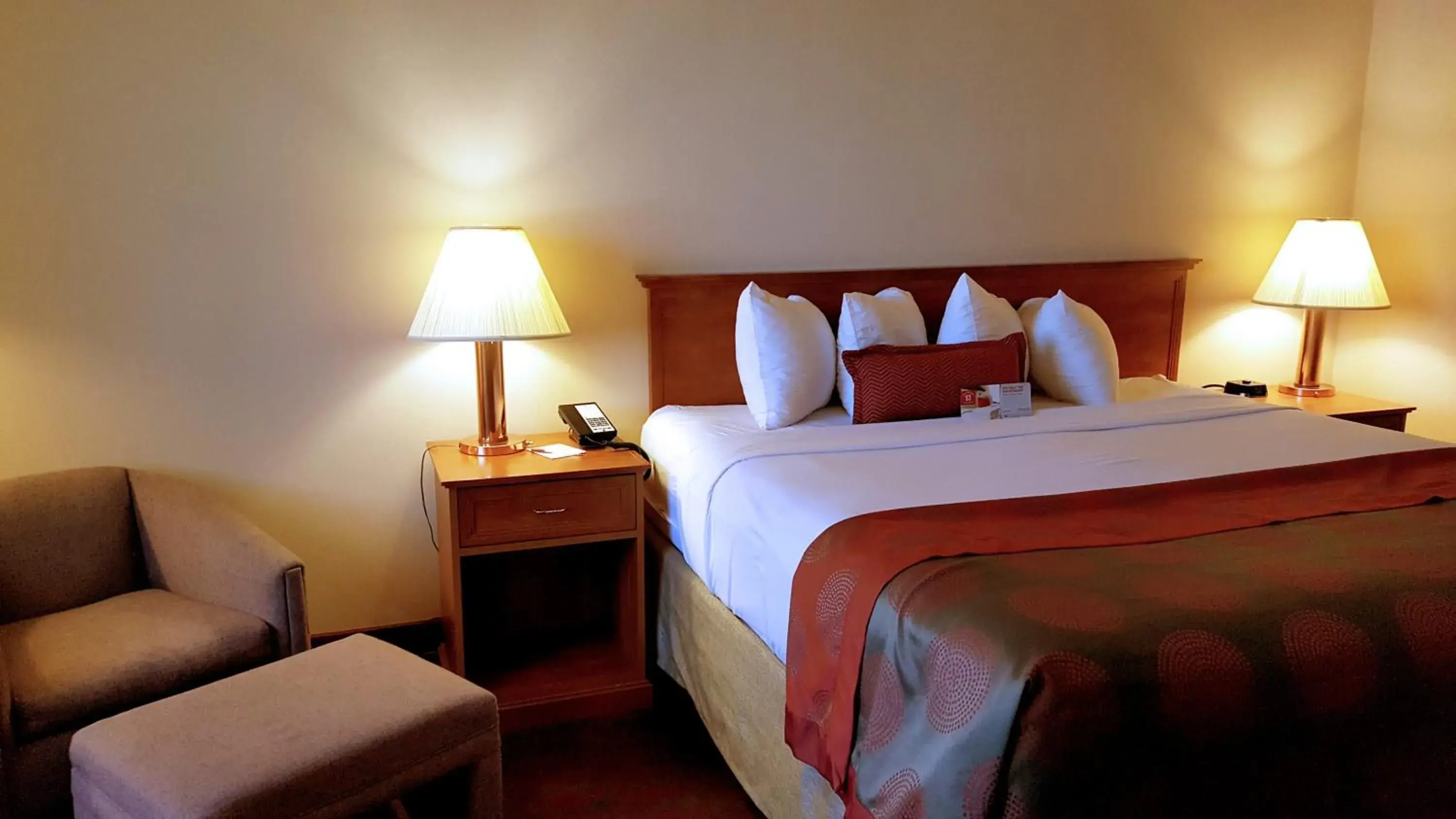 King Room - Accessible/Non-Smoking in Ramada by Wyndham St George King Room - Accessible/Non-Smoking in Ramada by Wyndham St George