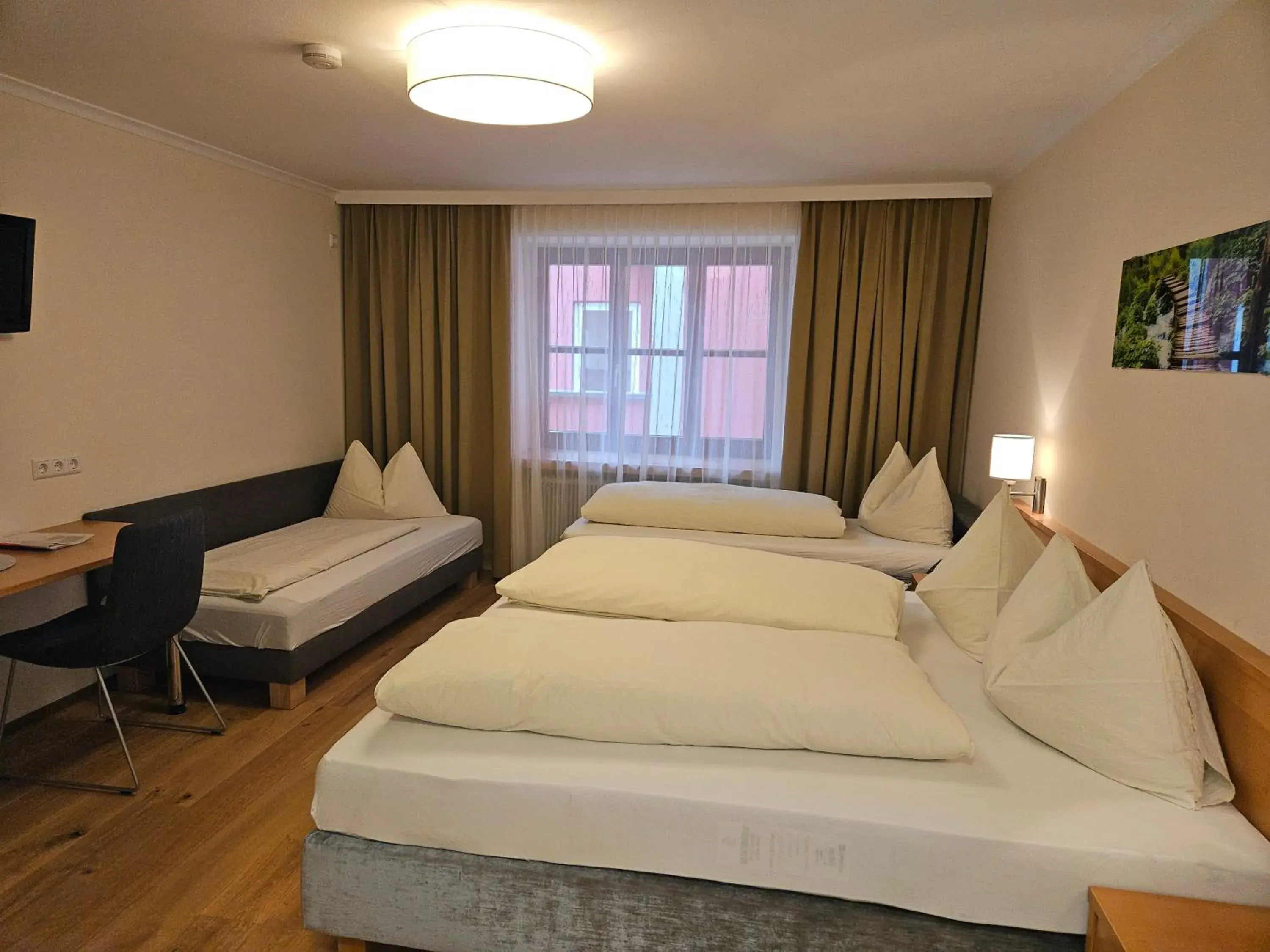 Family Room in Gasthof - Restaurant Löcker Family Room in Gasthof - Restaurant Löcker