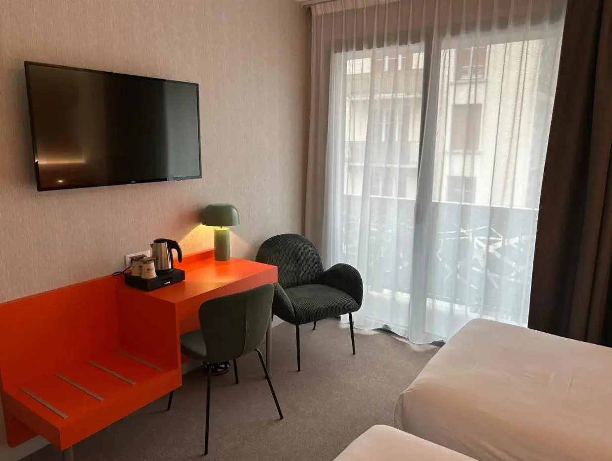 Comfort Family Room in Cit'Hotel L'Etape Comfort Family Room in Cit'Hotel L'Etape