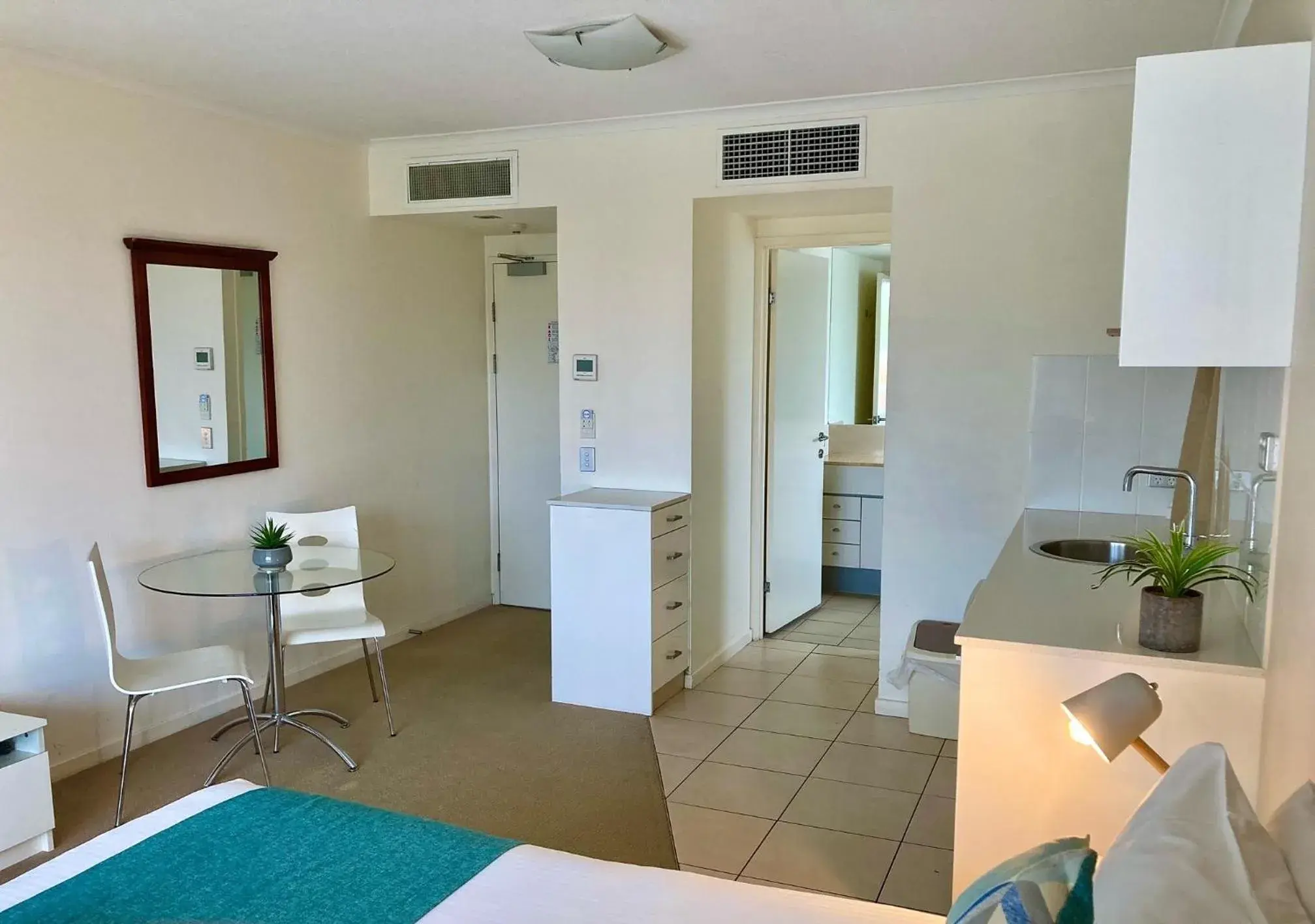 Resort Studio with Kitchenette in Ocean Views Resort Caloundra Resort Studio with Kitchenette in Ocean Views Resort Caloundra