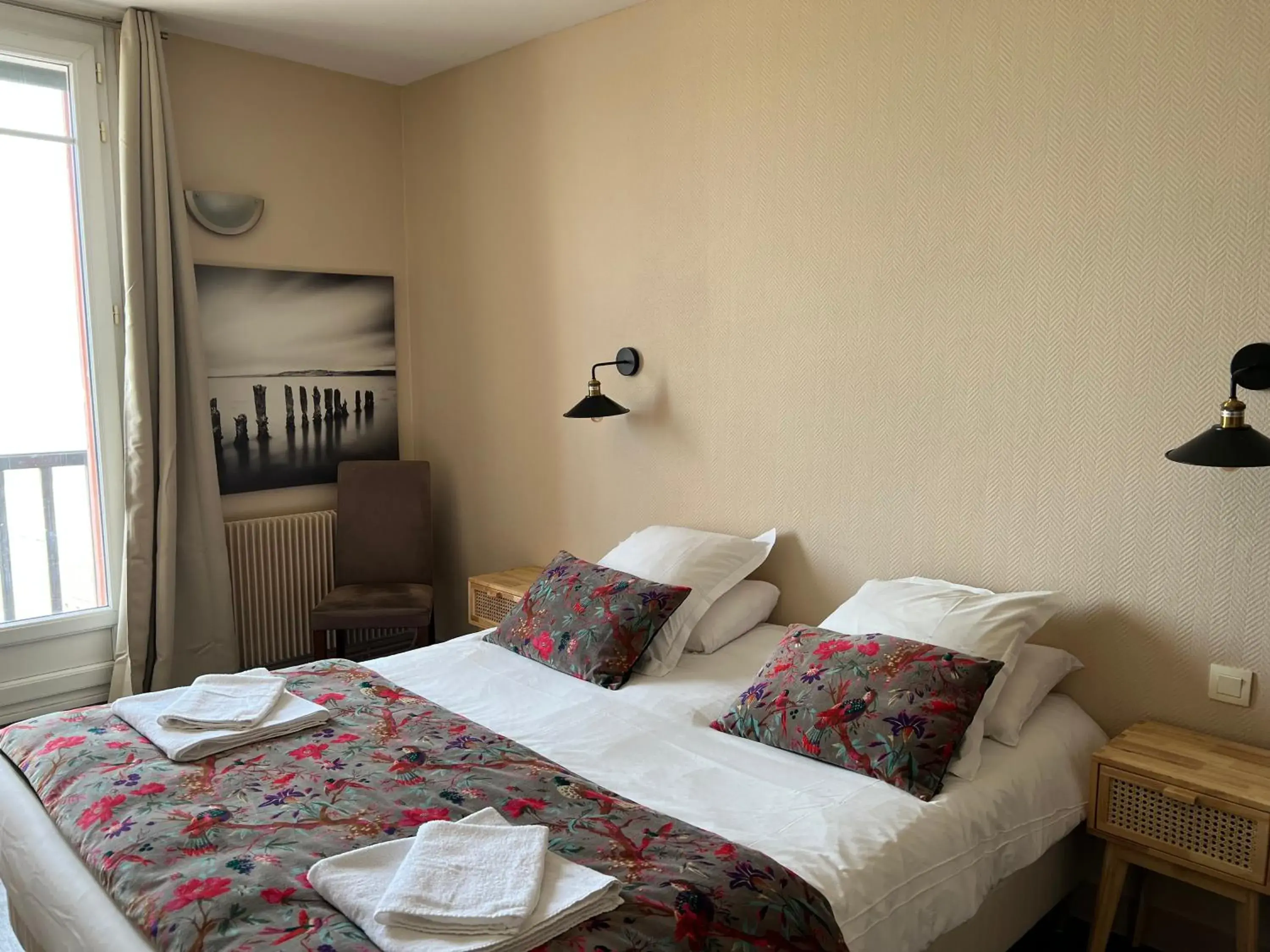 Double Room with Sea View in Boutique Hôtel La Maison des Galets sur le front de mer Double Room with Sea View in Boutique Hôtel La Maison des Galets sur le front de mer