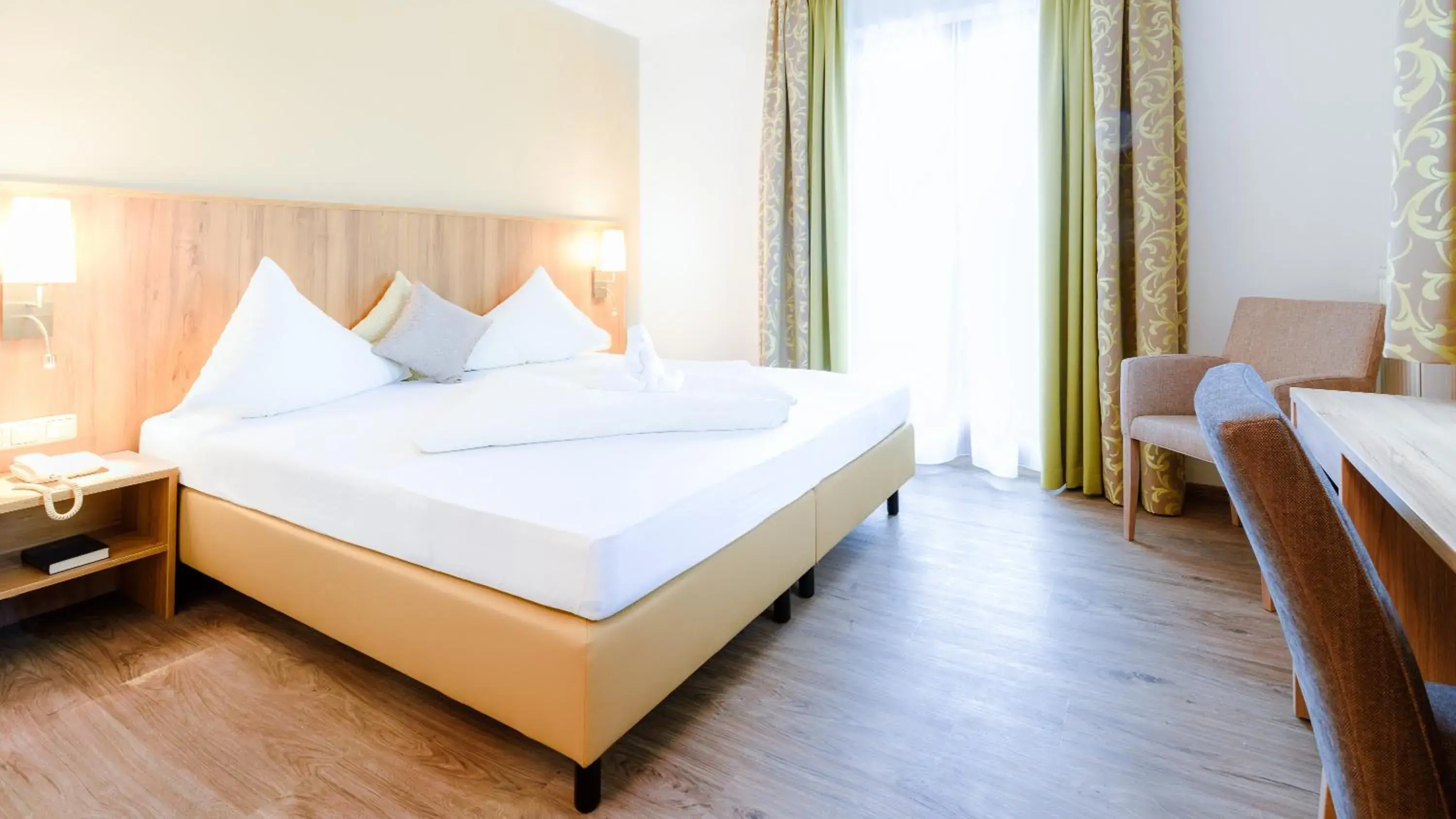 Double Room with Balcony - single occupancy in Hotel Marko Double Room with Balcony - single occupancy in Hotel Marko