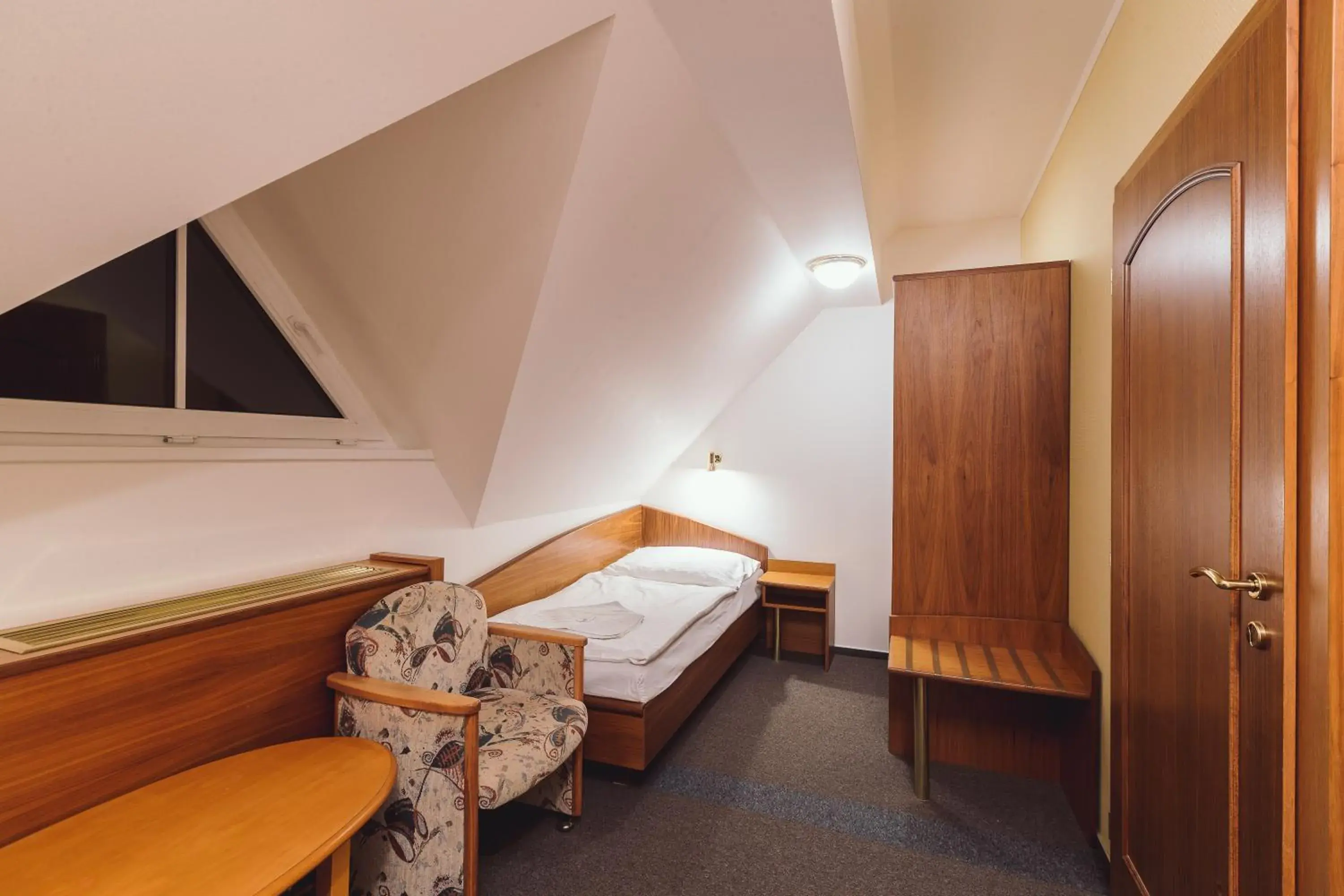 Triple Room with Balcony in Hotel Annahof Triple Room with Balcony in Hotel Annahof