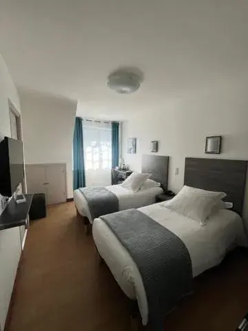 Twin Room in The Originals Boutique, Hôtel de La Baie de Morlaix Twin Room in The Originals Boutique, Hôtel de La Baie de Morlaix