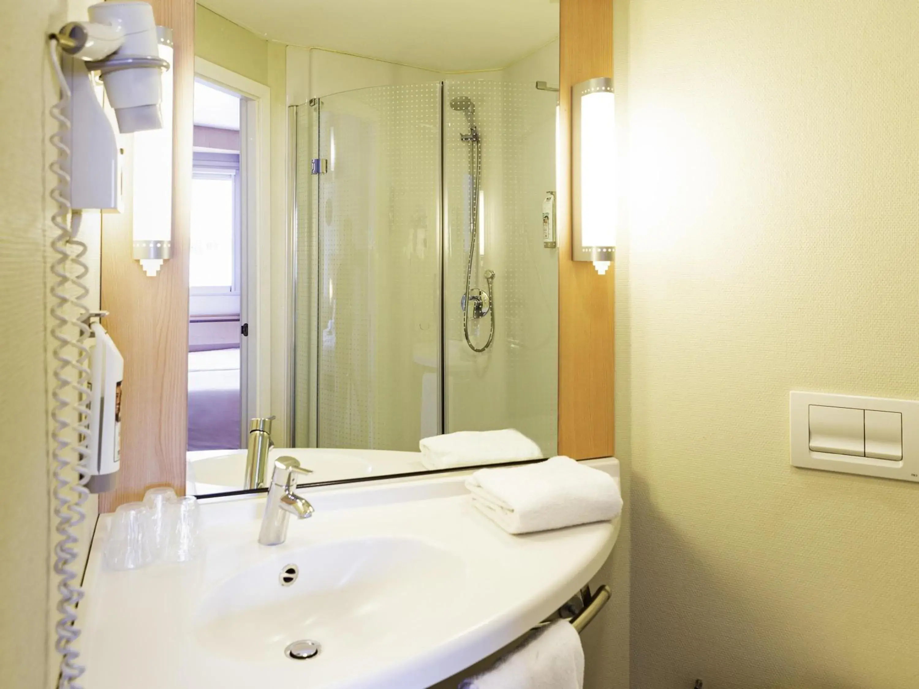 Standard Twin Room in Ibis Oviedo Standard Twin Room in Ibis Oviedo