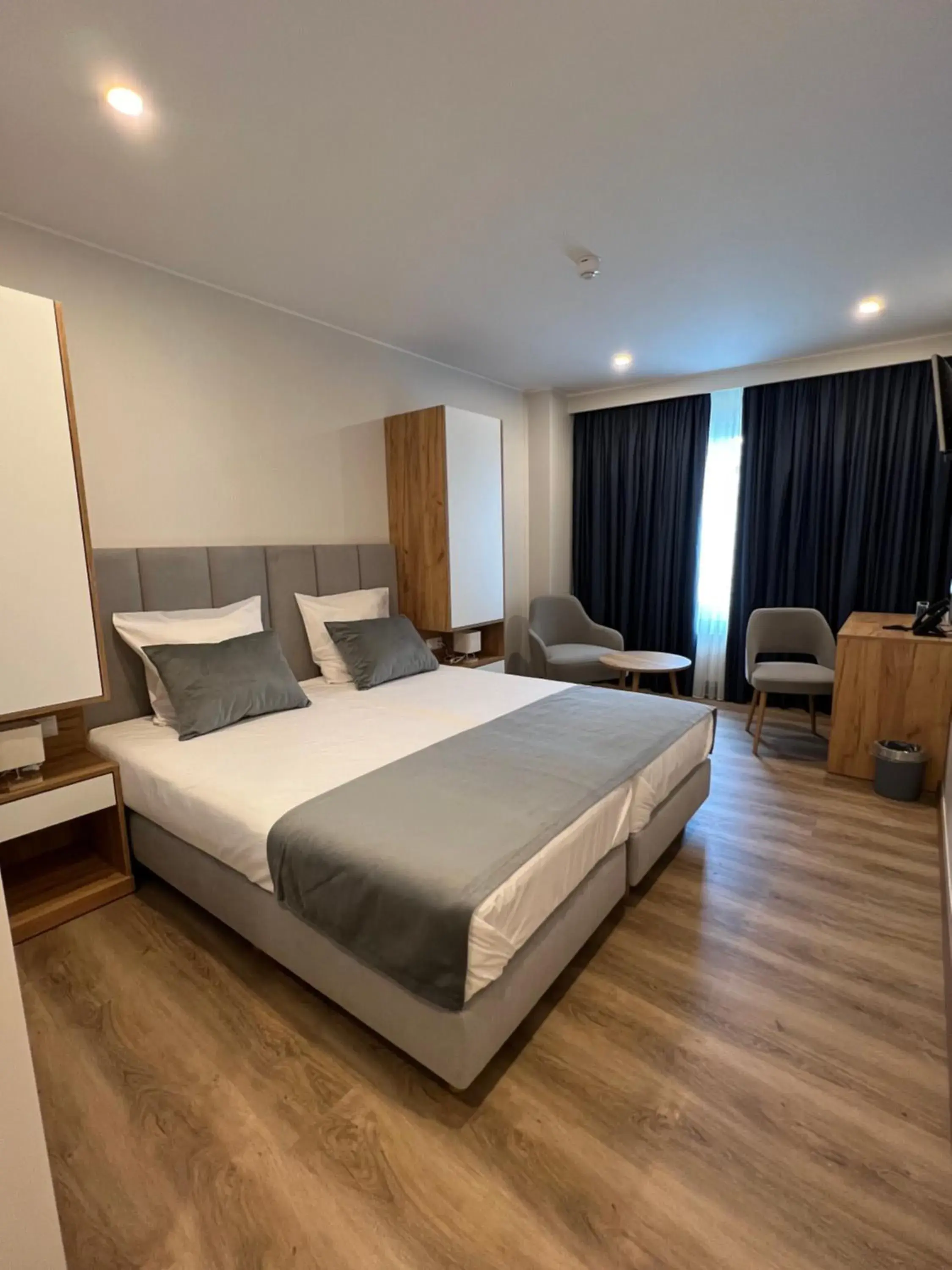Small Double or Twin Room in Hotel Le Postillon Small Double or Twin Room in Hotel Le Postillon