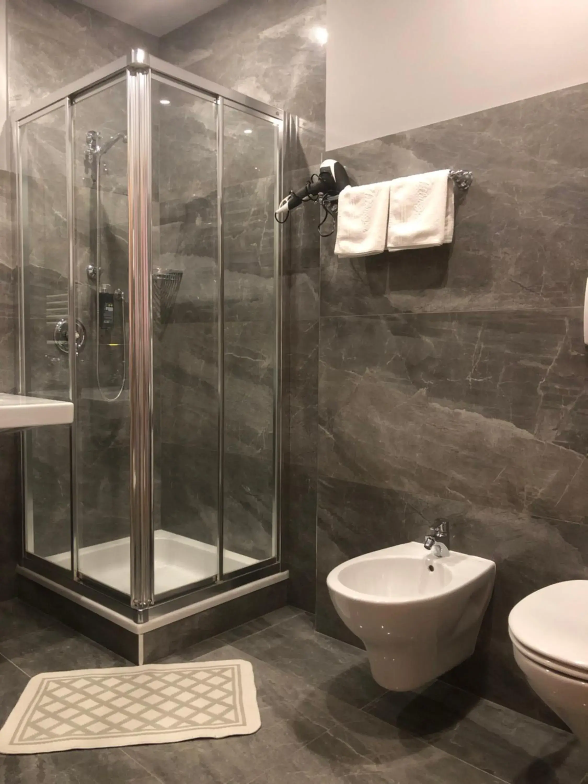 Deluxe Double or Twin Room with Balcony in Hotel Hellweger Deluxe Double or Twin Room with Balcony in Hotel Hellweger