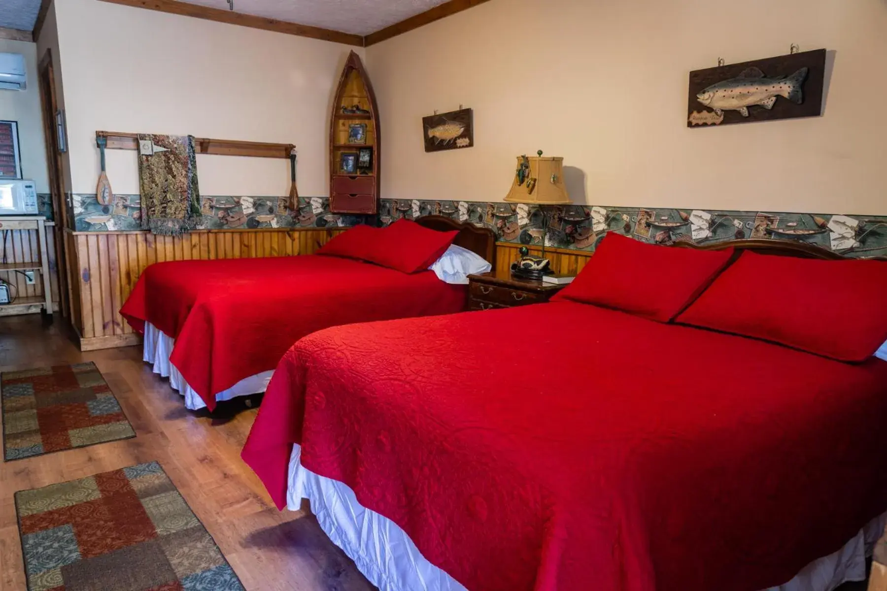 Double Room with Private Bathroom in Mountain Aire Cottages, Inn, & Glamping Double Room with Private Bathroom in Mountain Aire Cottages, Inn, & Glamping