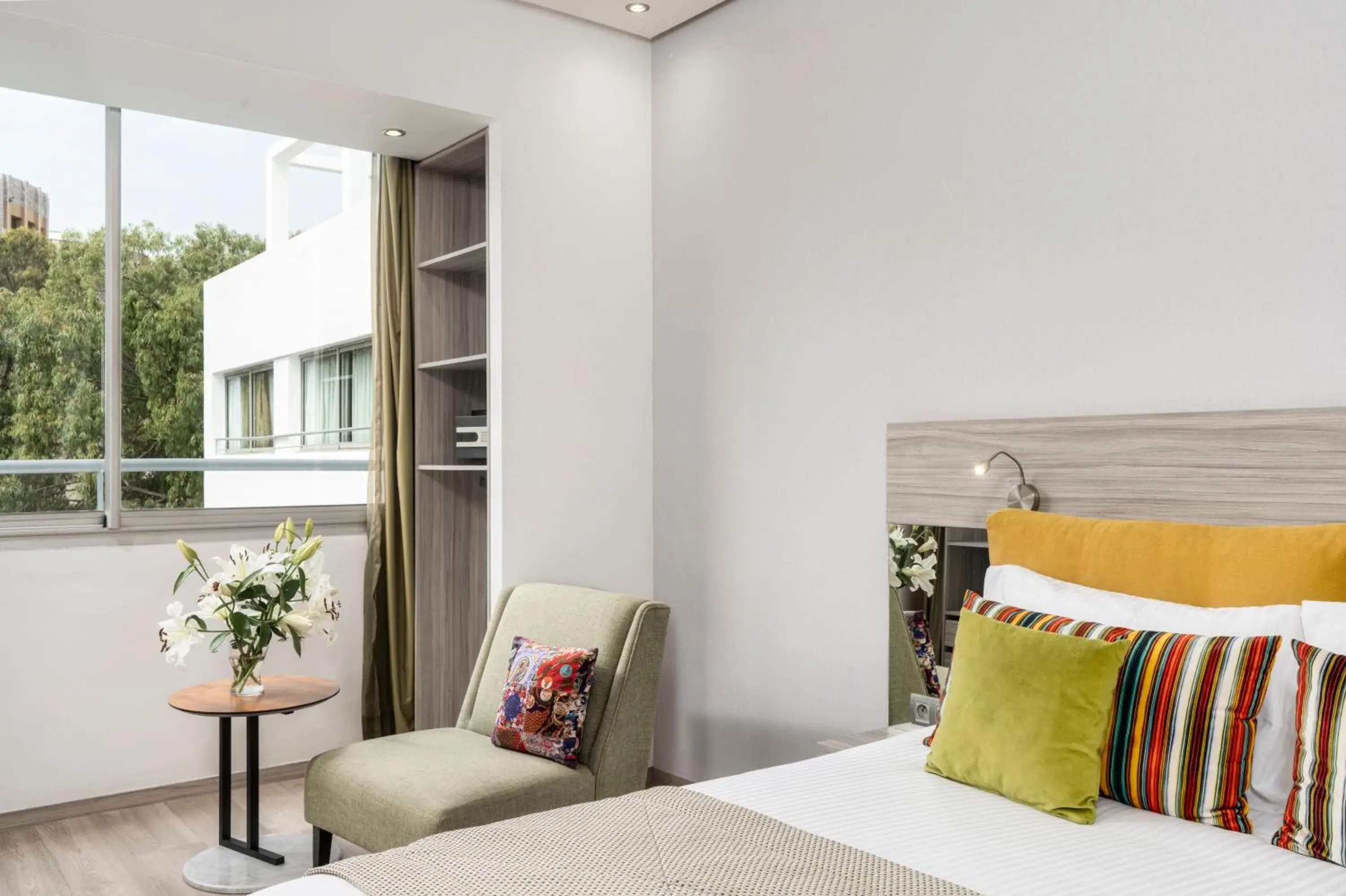 Room Legend - Pool View in Marina Bay City Center Room Legend - Pool View in Marina Bay City Center