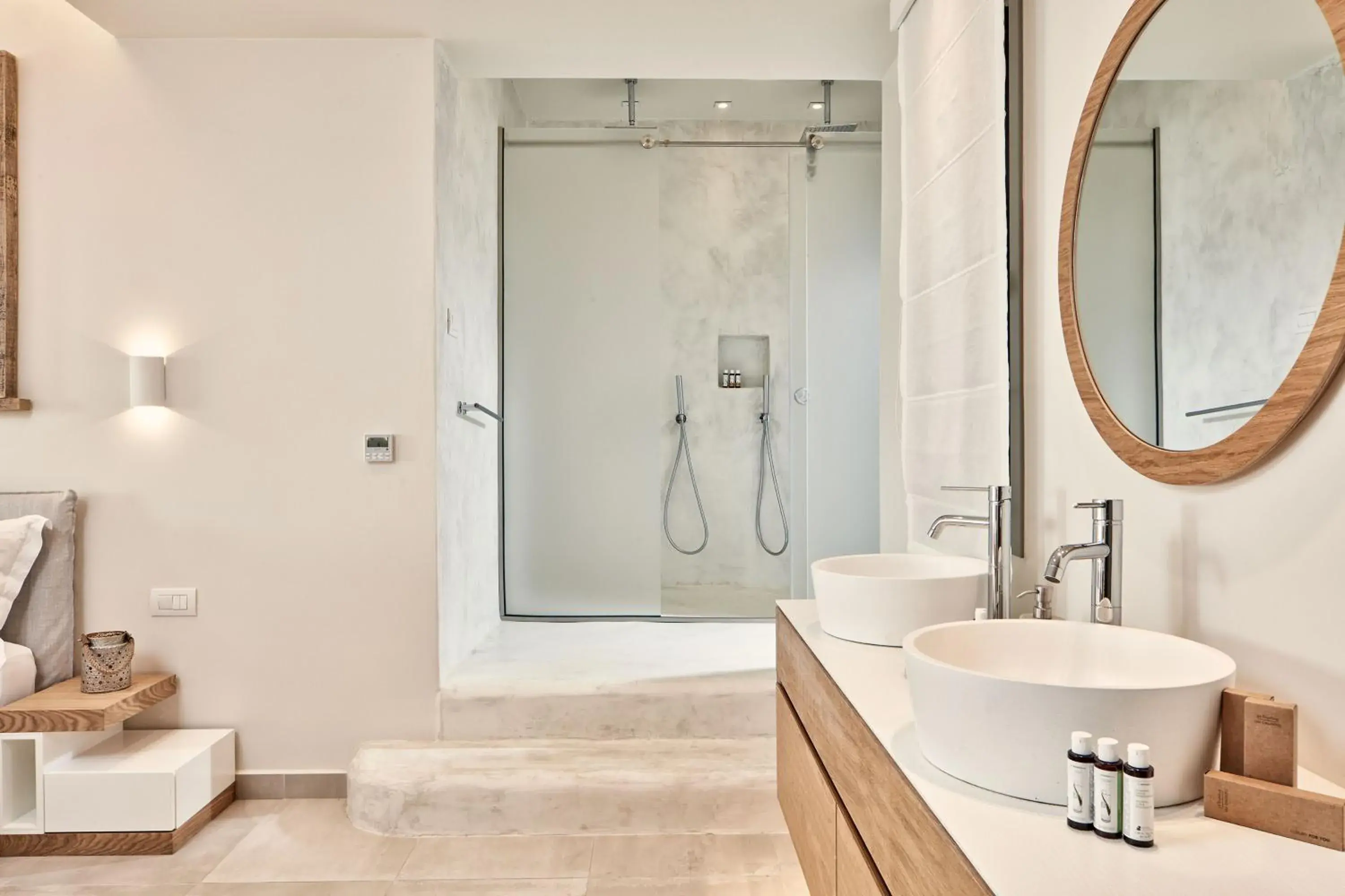 Grande Partial Sea View Superior Room with Private Garden and Outdoor Hot Tub in 18 Grapes Hotel Grande Partial Sea View Superior Room with Private Garden and Outdoor Hot Tub in 18 Grapes Hotel