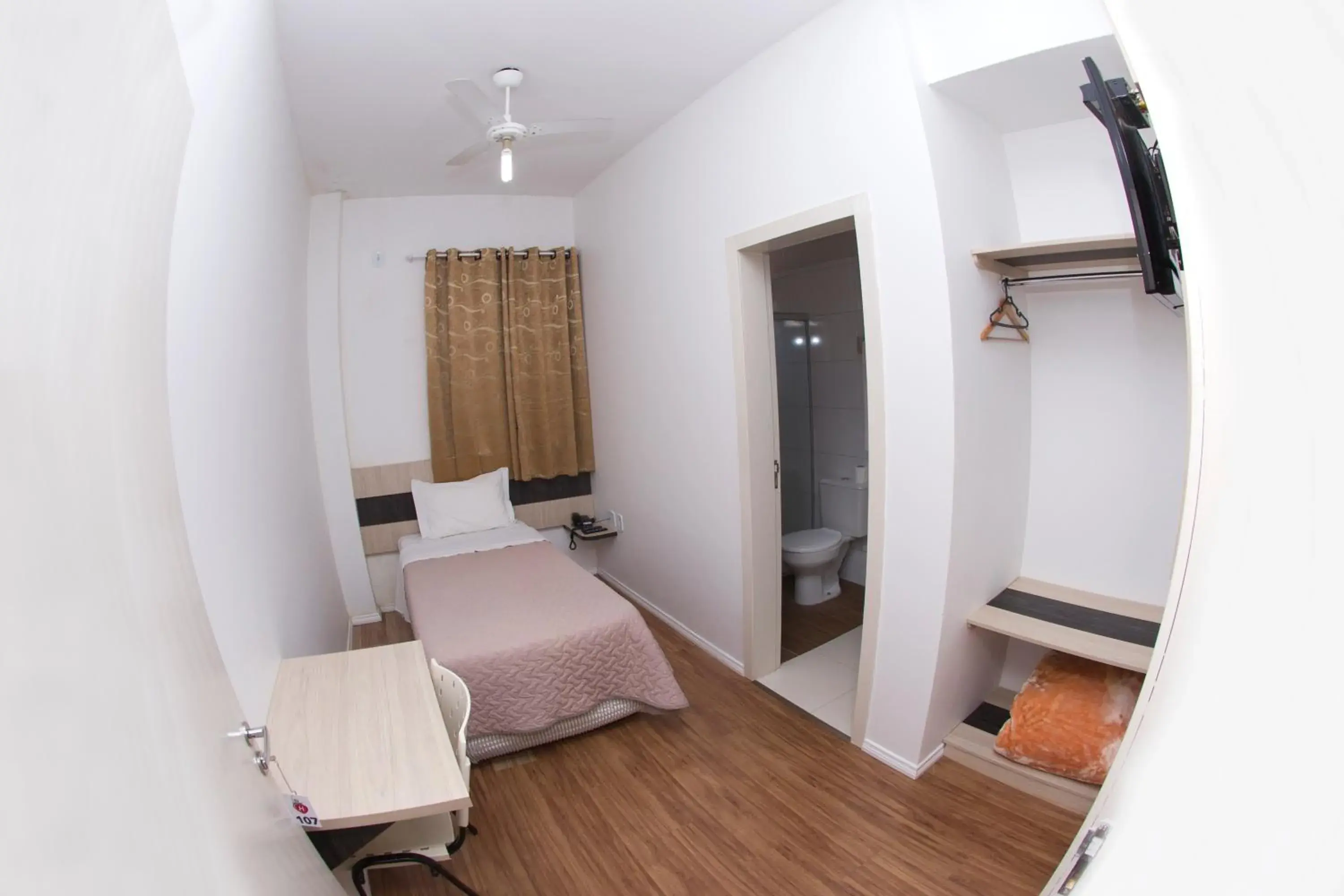 Economy Single Room - single occupancy in Morangos Hotel Economy Single Room - single occupancy in Morangos Hotel