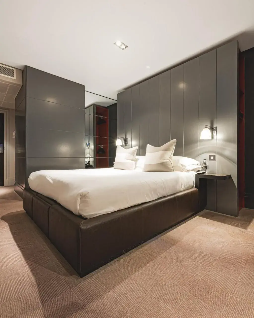 Double Room in Dakota Eurocentral Double Room in Dakota Eurocentral