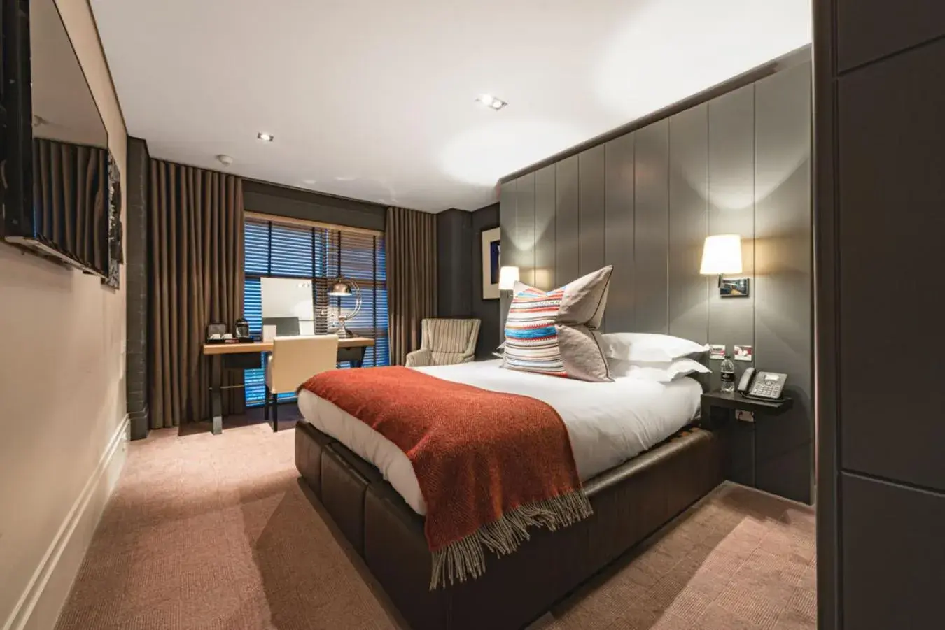 Executive Double Room in Dakota Eurocentral Executive Double Room in Dakota Eurocentral