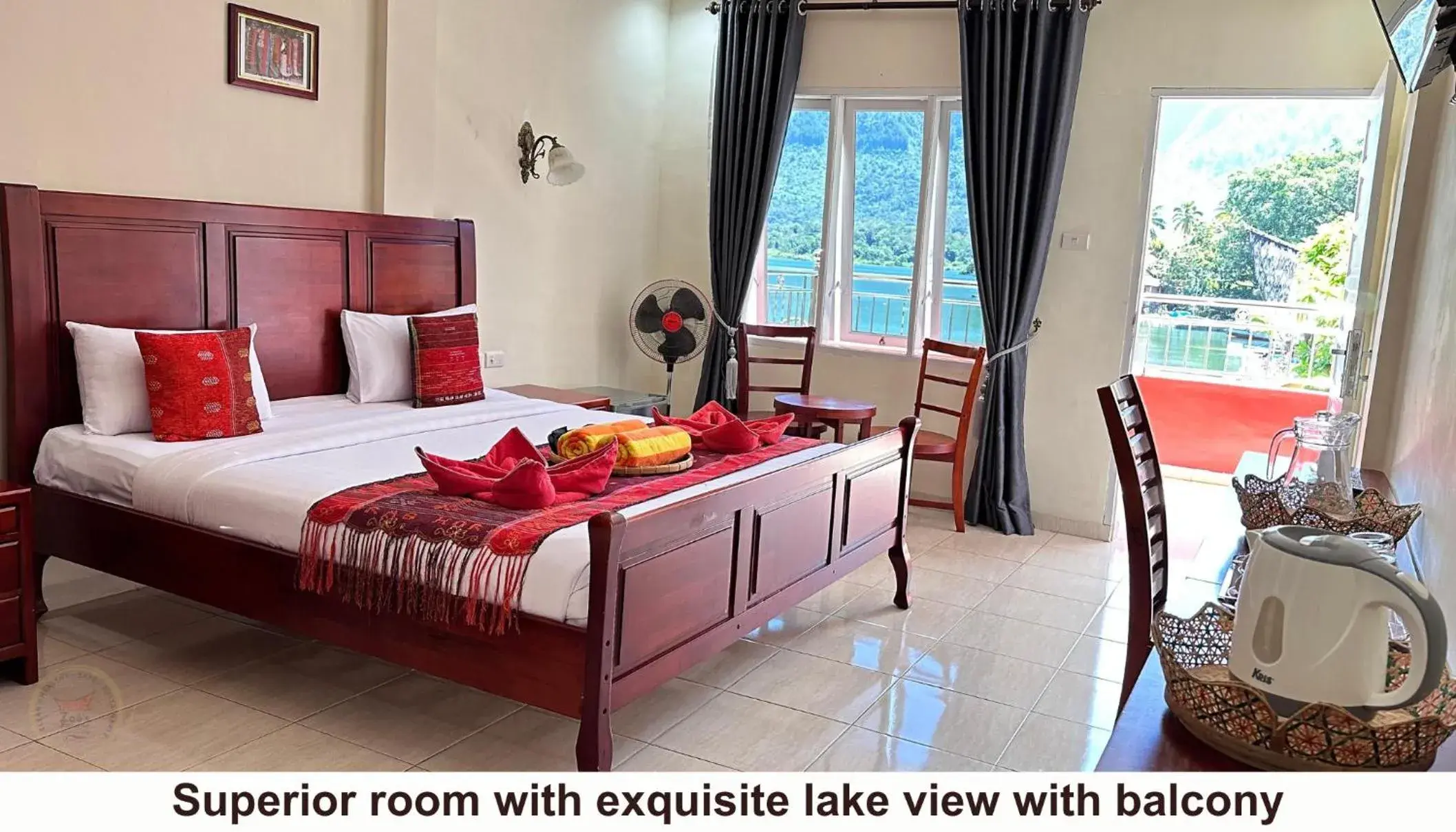 Superior Double Room with Private Bathroom and Lake View in Zoé’s Paradise Waterfront Hotel Superior Double Room with Private Bathroom and Lake View in Zoé’s Paradise Waterfront Hotel