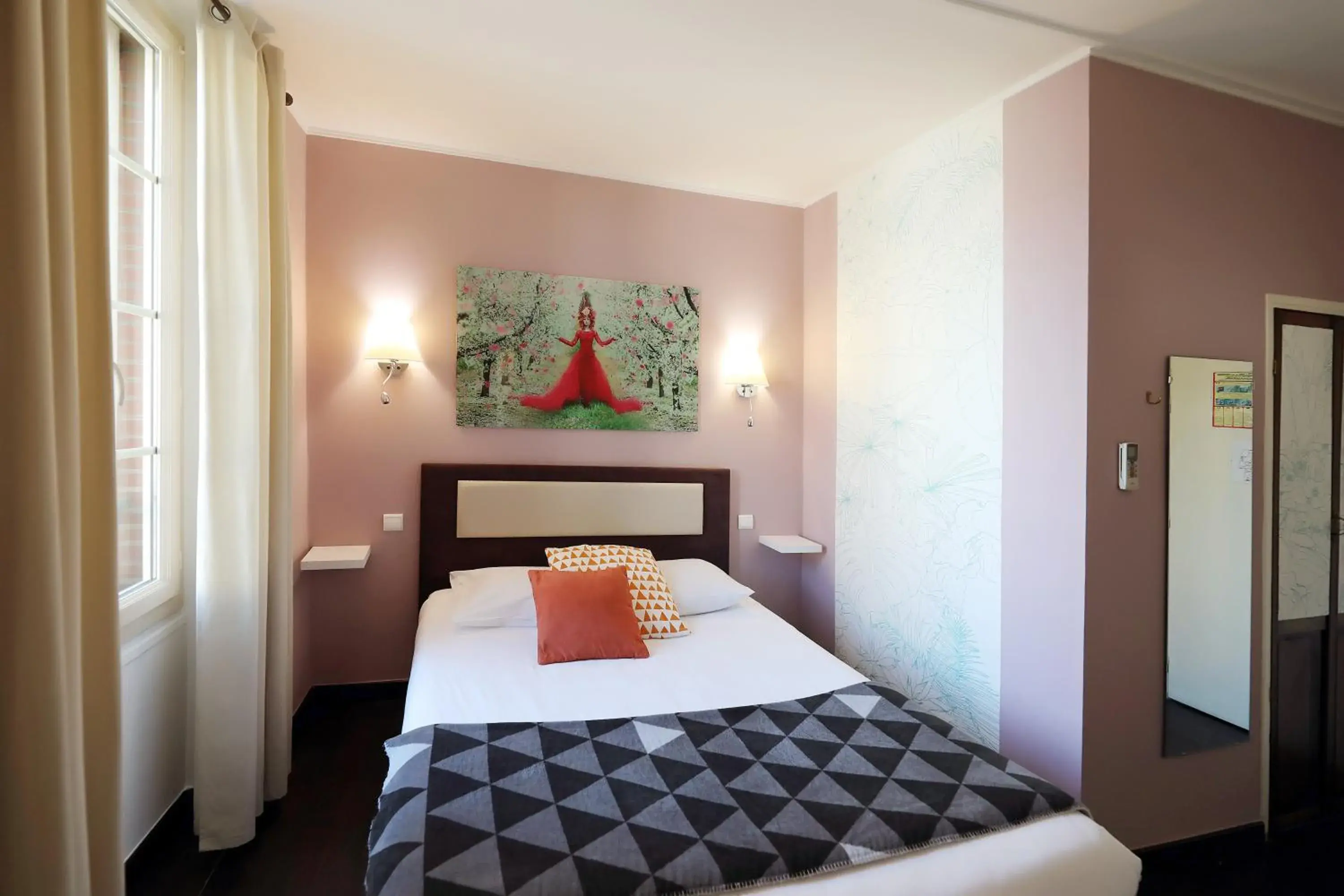 Quadruple Room in Hotel Les Pasteliers Quadruple Room in Hotel Les Pasteliers