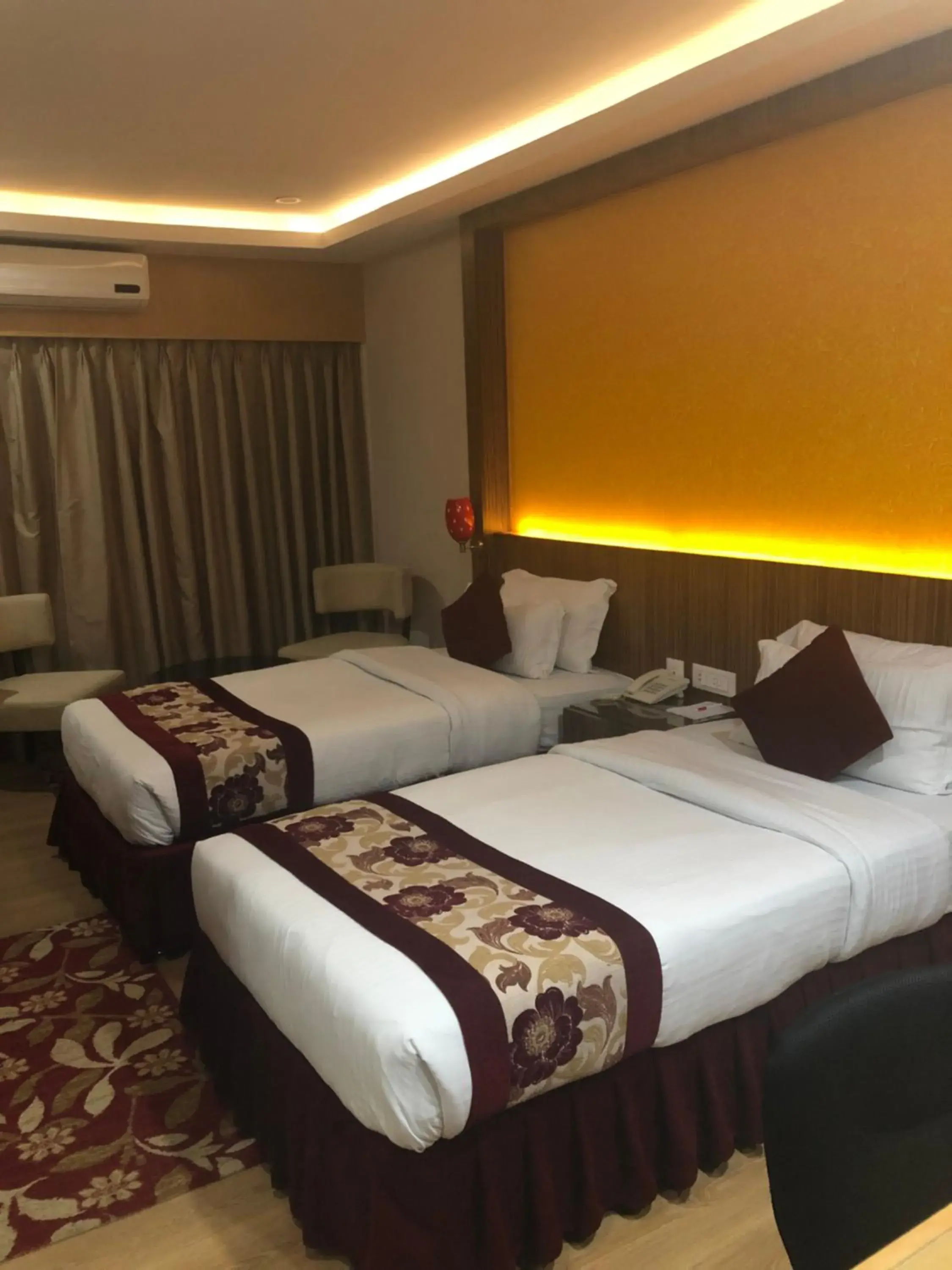 Deluxe Twin Room in Hotel Harrison Palace Deluxe Twin Room in Hotel Harrison Palace