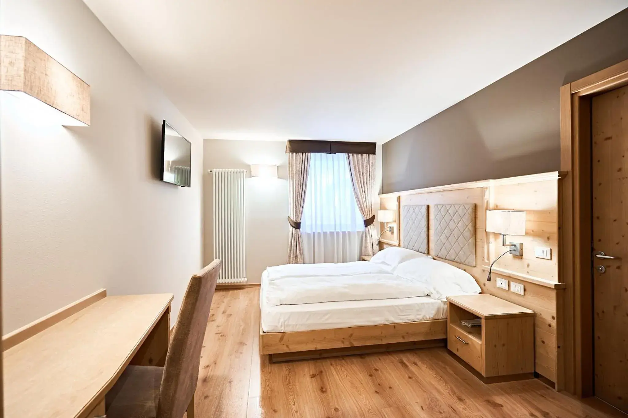 Superior Double Room in Hotel Crozzon Superior Double Room in Hotel Crozzon