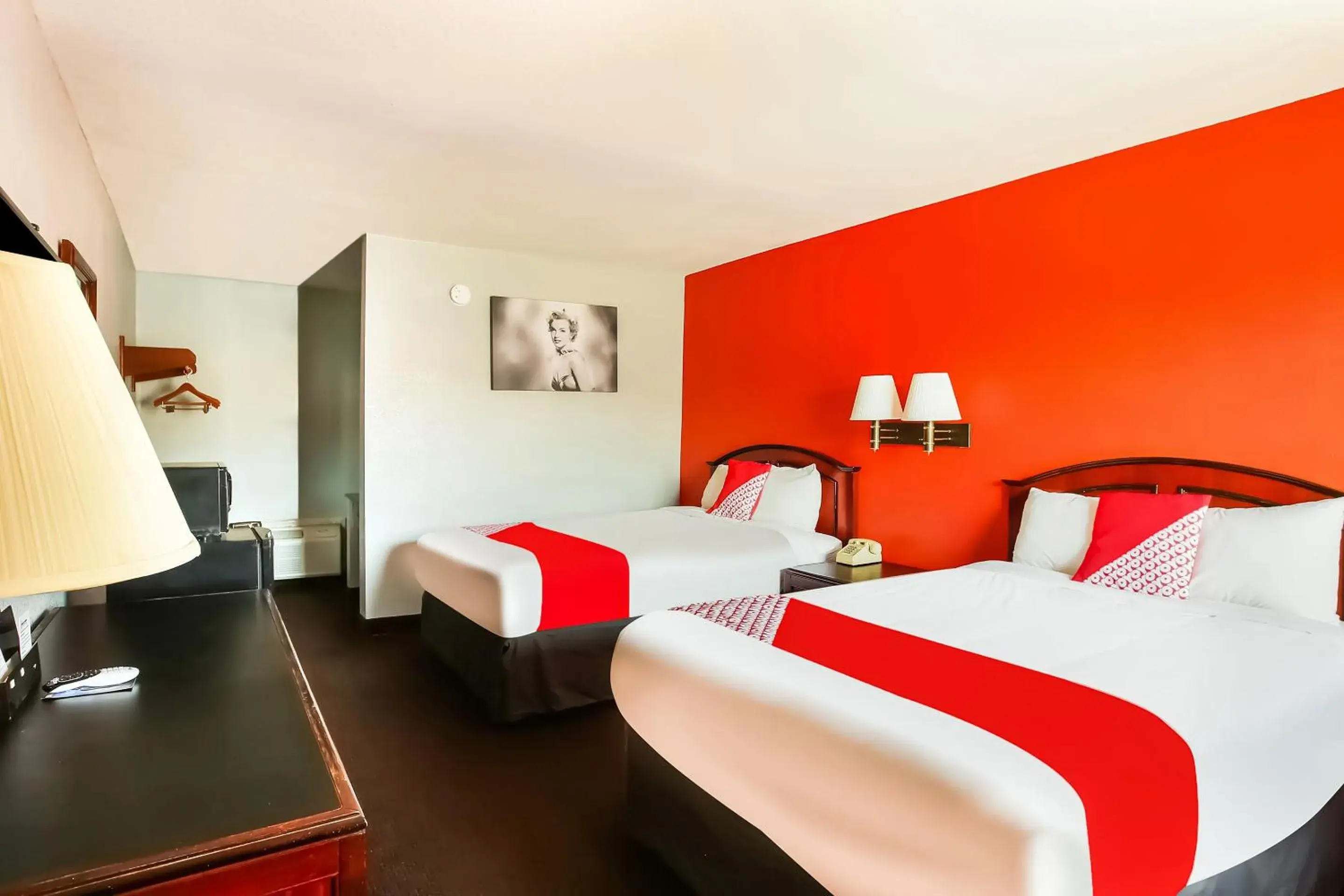 Double Room with Two Double Beds in OYO Hotel Texarkana North Heights AR Hwy I-30 Double Room with Two Double Beds in OYO Hotel Texarkana North Heights AR Hwy I-30
