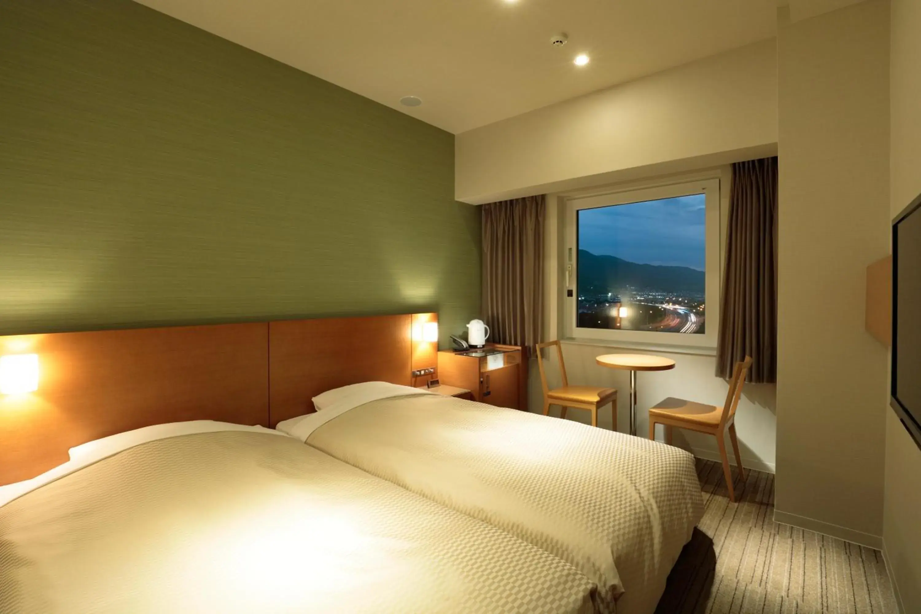 Twin Room - single occupancy - Non-Smoking in Candeo Hotels Chino Twin Room - single occupancy - Non-Smoking in Candeo Hotels Chino