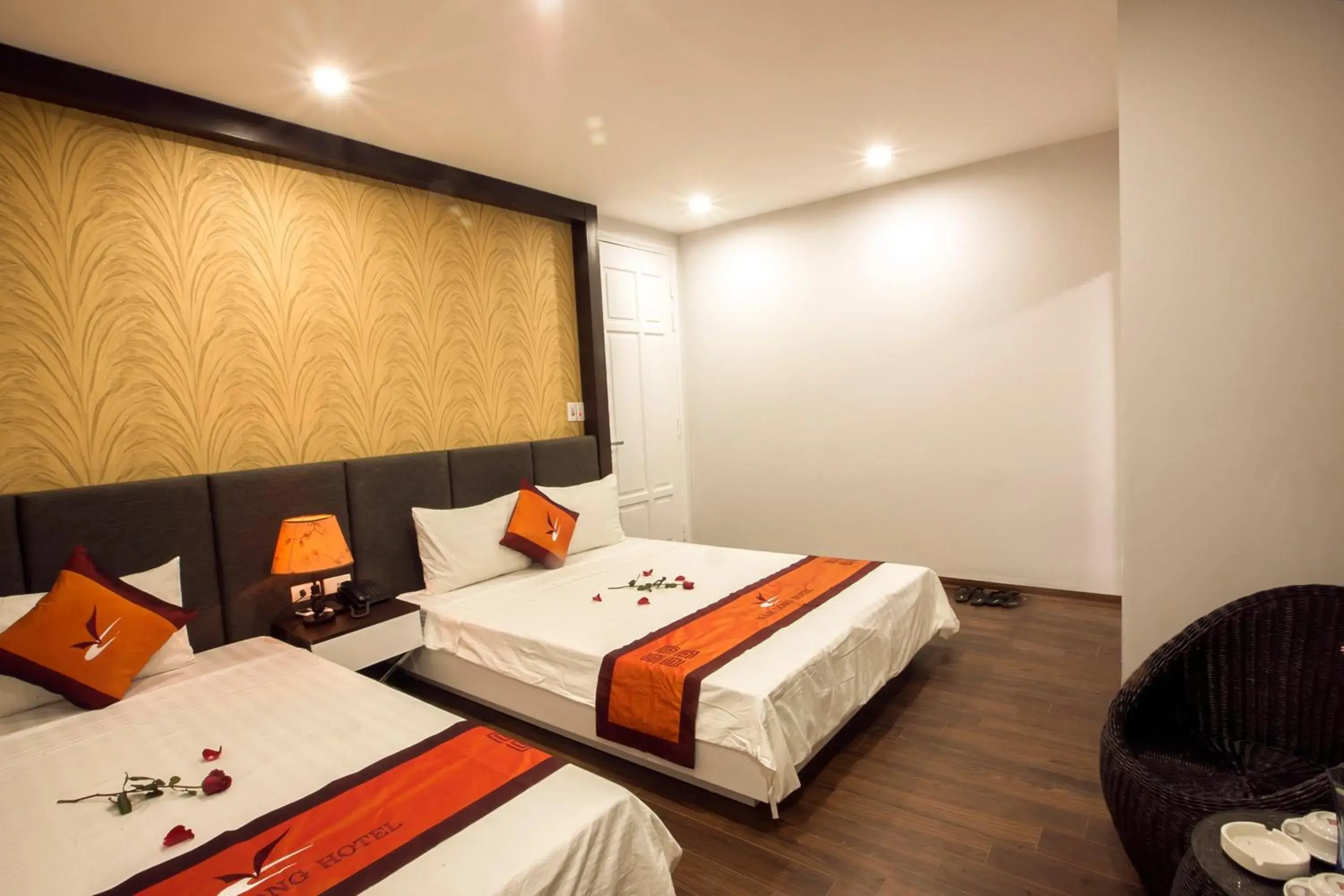 Deluxe Triple Room in Nam Long Hotel Deluxe Triple Room in Nam Long Hotel