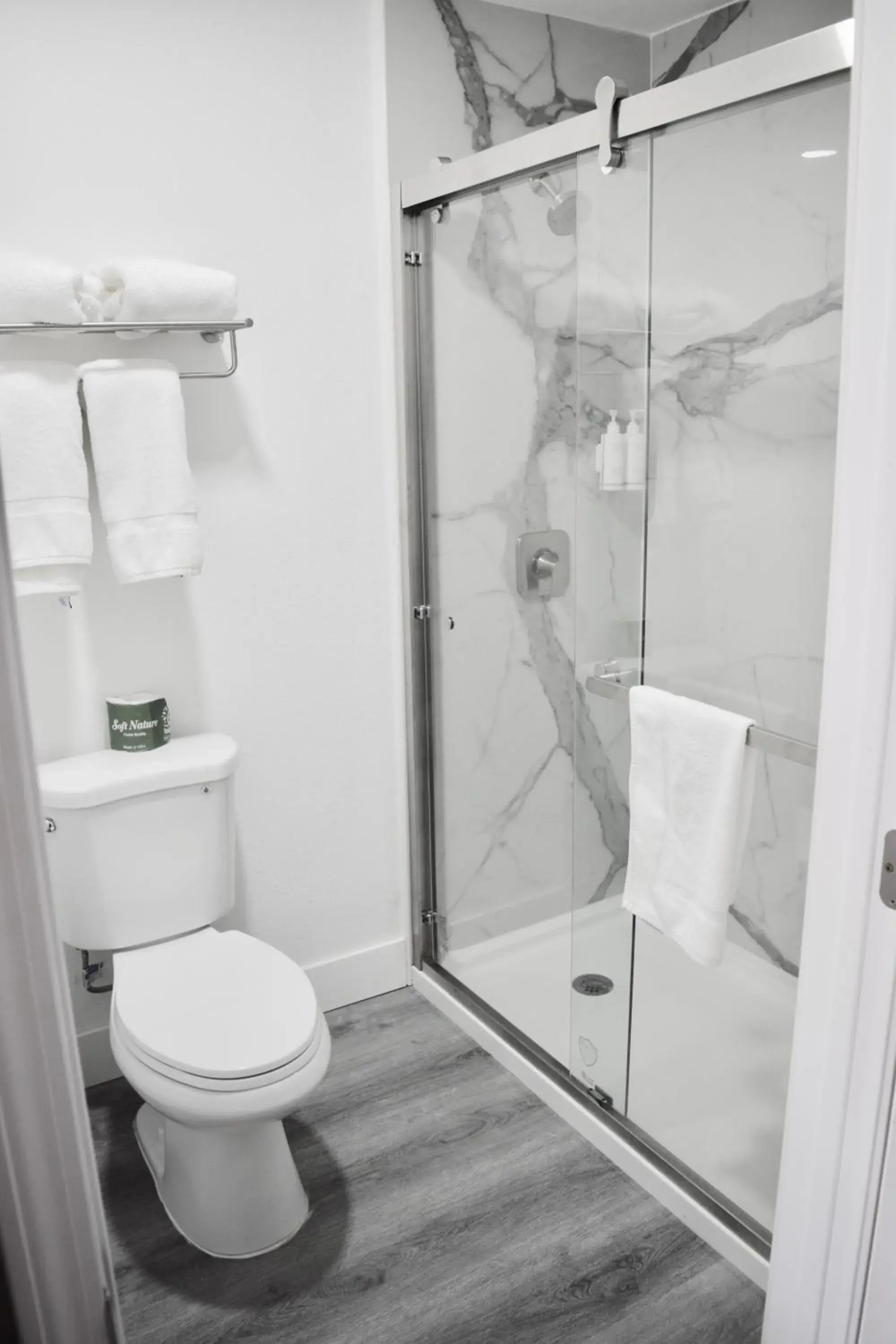 Queen Room with Two Queen Beds - Non-Smoking in Super 8 by Wyndham Visalia Queen Room with Two Queen Beds - Non-Smoking in Super 8 by Wyndham Visalia