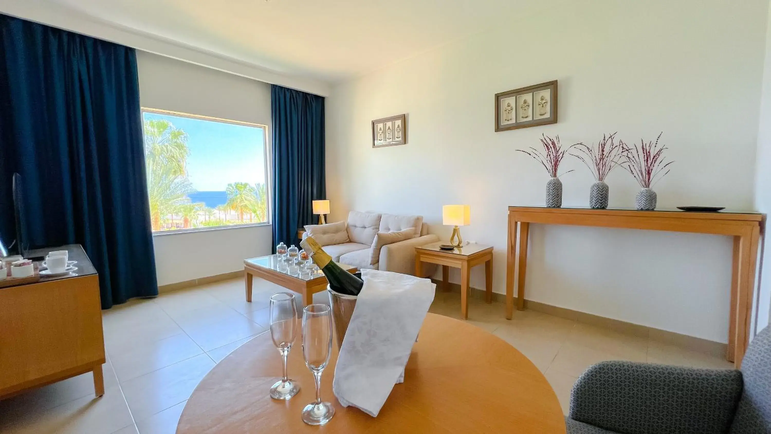 Junior Suite with Sea View in Club Reef Resort & Spa Junior Suite with Sea View in Club Reef Resort & Spa