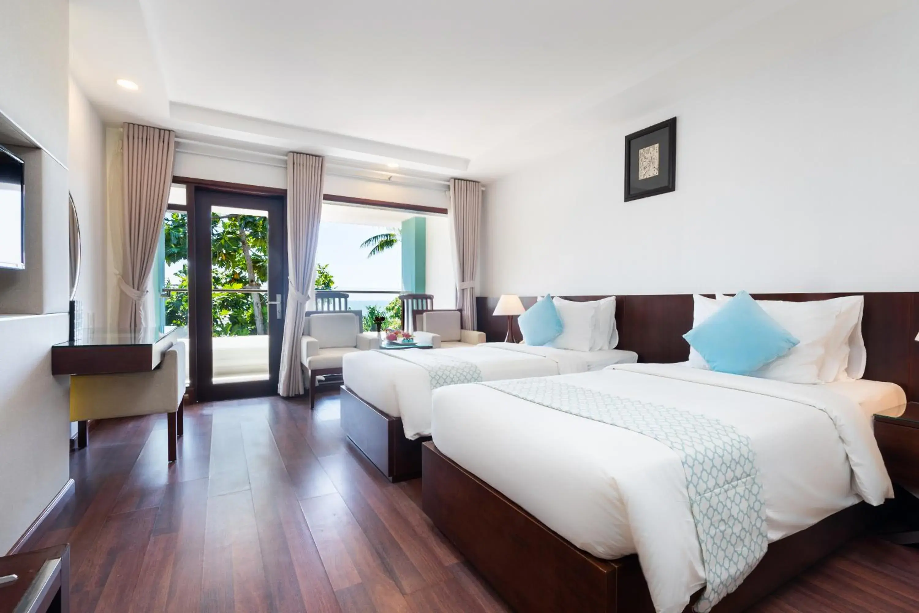 Superior Twin Room with Garden View in Hoang Ngoc Beach Resort Superior Twin Room with Garden View in Hoang Ngoc Beach Resort