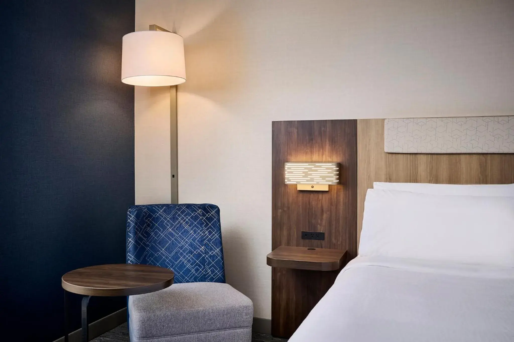 Standard Room in Holiday Inn Express & Suites Kitchener Southeast by IHG Standard Room in Holiday Inn Express & Suites Kitchener Southeast by IHG