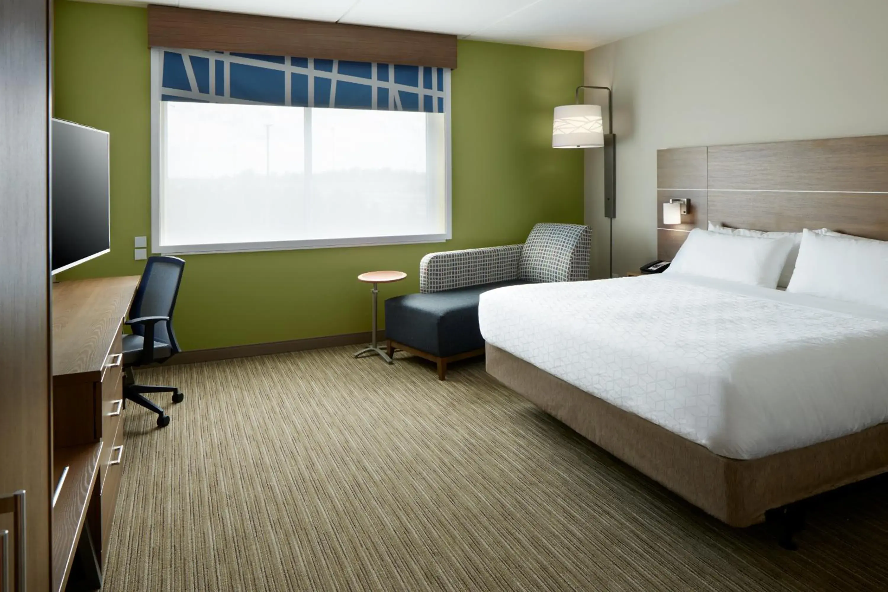 Standard King Room in Holiday Inn Express & Suites - Cincinnati North - Liberty Way by IHG Standard King Room in Holiday Inn Express & Suites - Cincinnati North - Liberty Way by IHG