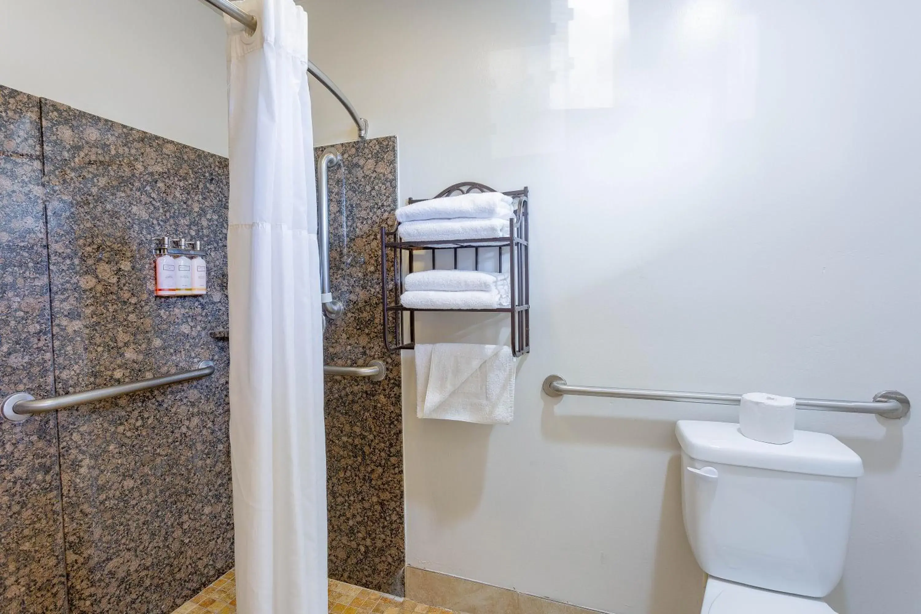 Queen Room with Two Queen Beds - Non-Smoking in Aloha Inn Queen Room with Two Queen Beds - Non-Smoking in Aloha Inn