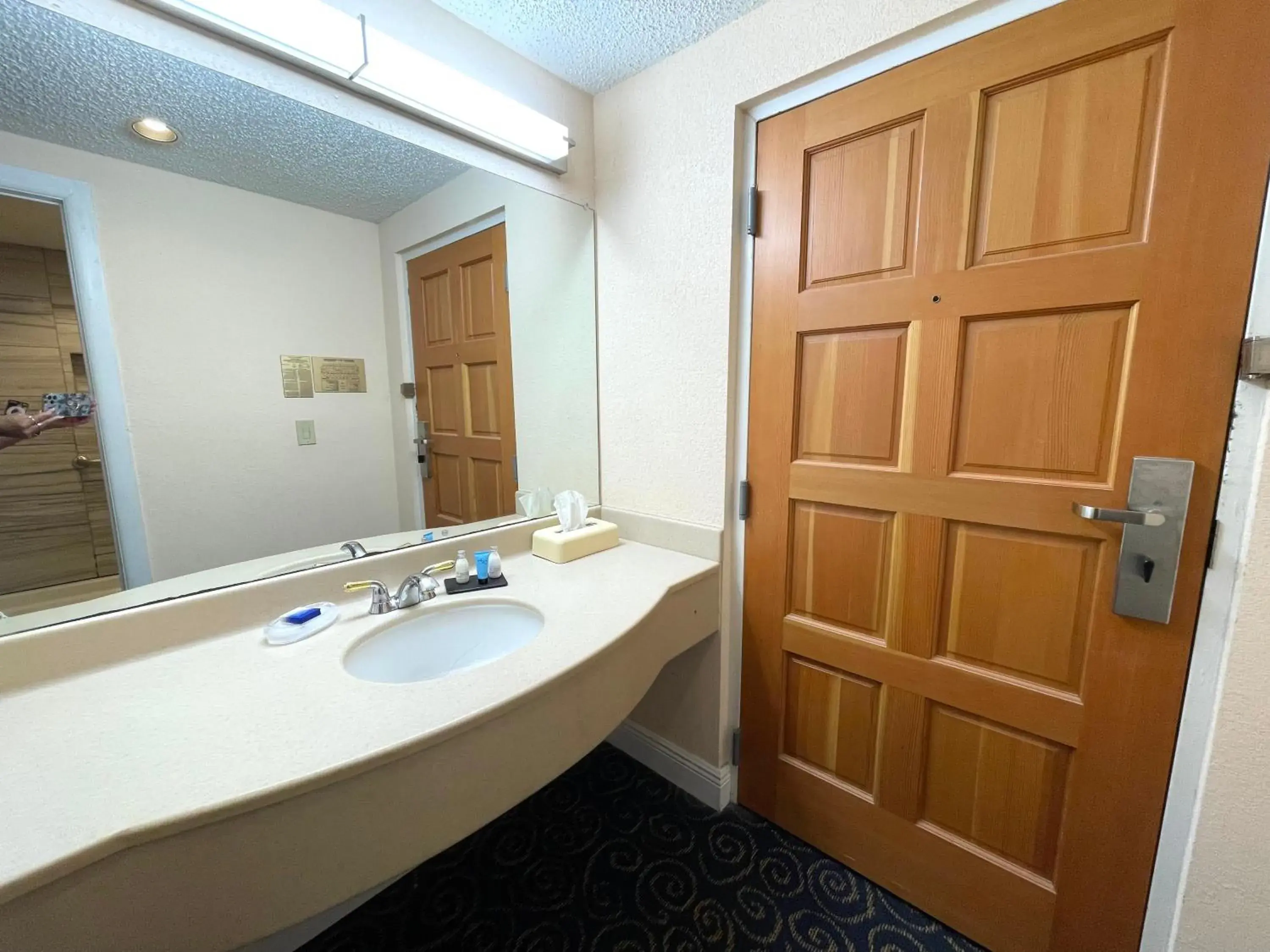 Queen Room with Two Queen Beds with Walk In Shower in Tiki Resort - Lake George Queen Room with Two Queen Beds with Walk In Shower in Tiki Resort - Lake George