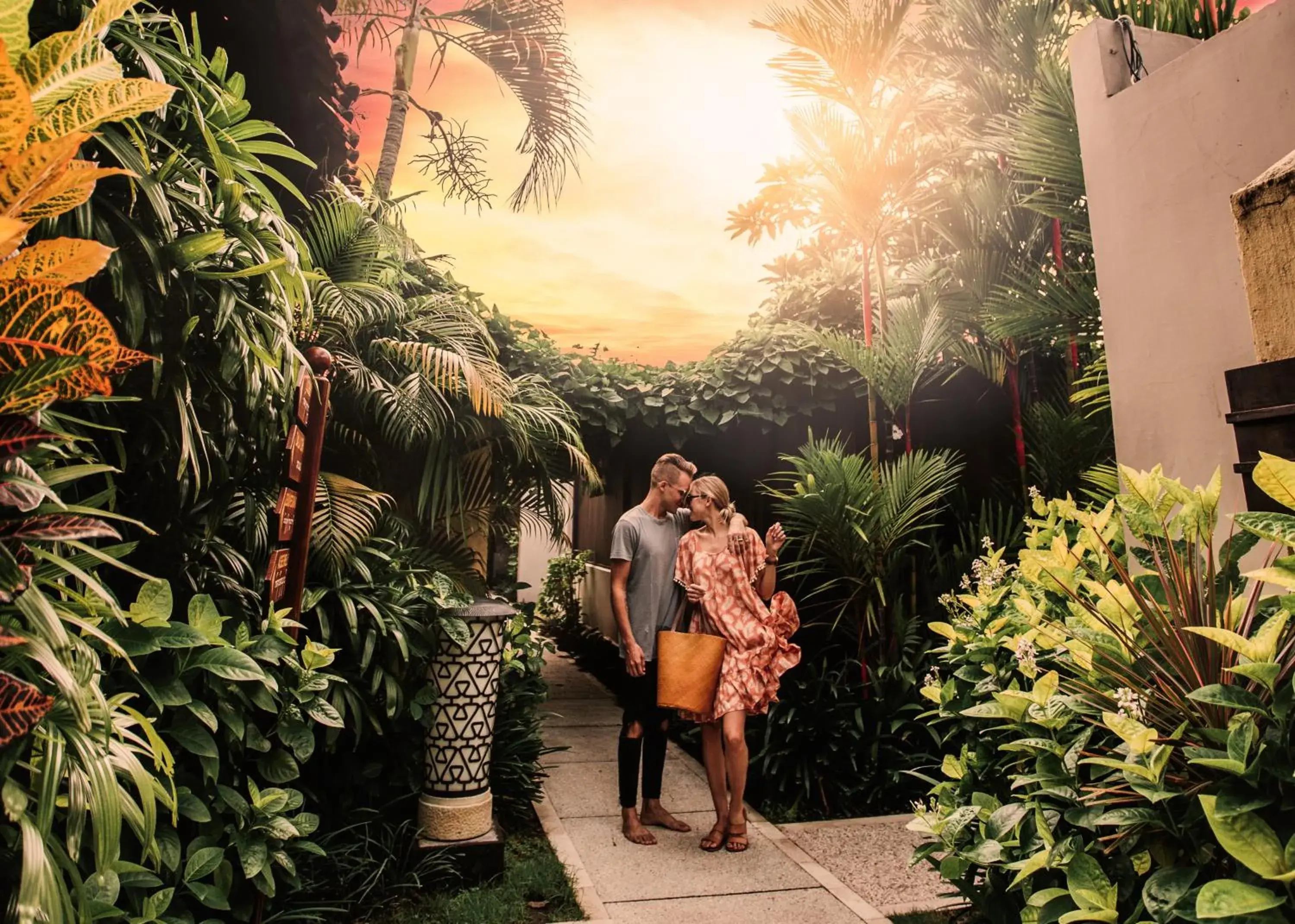 Alaya Dedaun Kuta Alaya Dedaun Kuta