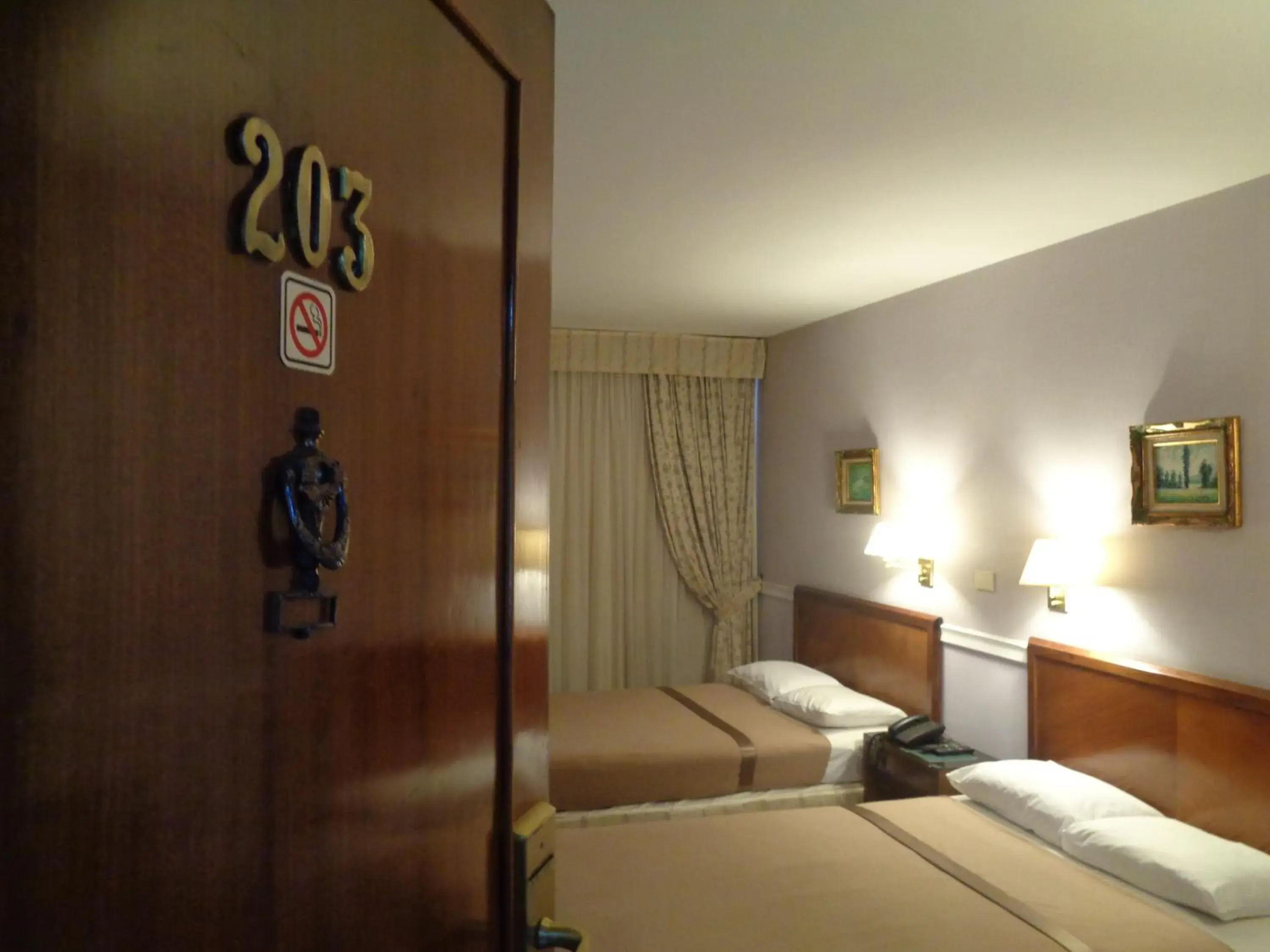 Standard Twin Room in Premier Hill Suites Hotel Standard Twin Room in Premier Hill Suites Hotel