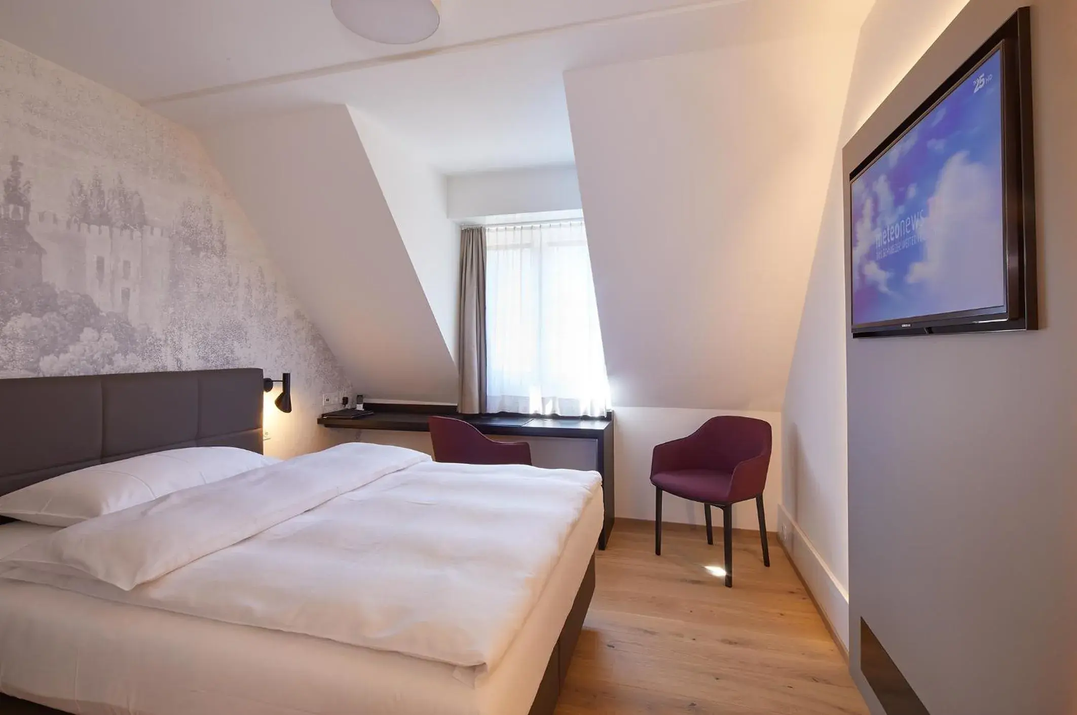 Economy Queen Room - single occupancy in Hotel Gasthof zum Ochsen Economy Queen Room - single occupancy in Hotel Gasthof zum Ochsen