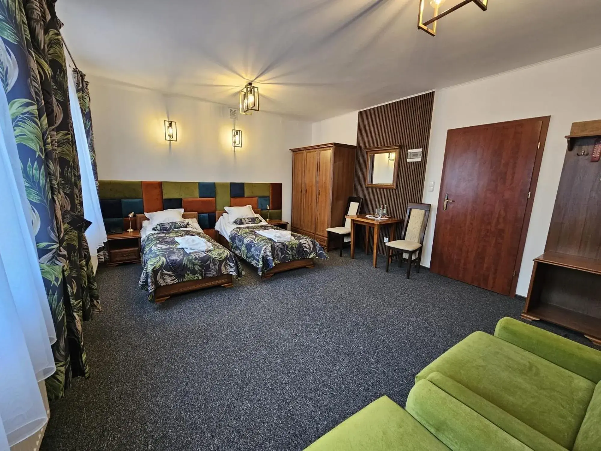 Twin Room with Private Bathroom - single occupancy in Restauracja Hotel Imperial Twin Room with Private Bathroom - single occupancy in Restauracja Hotel Imperial