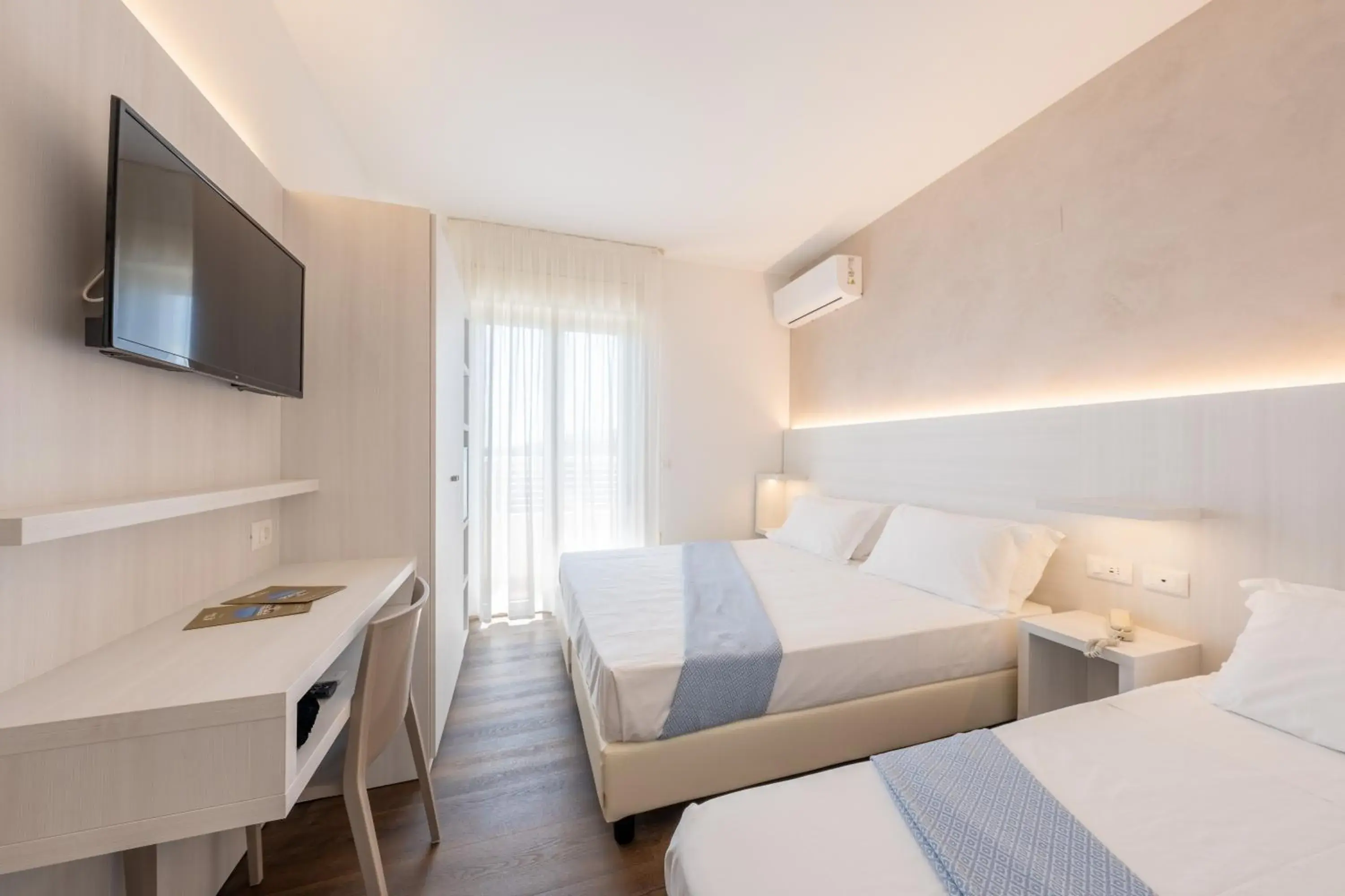 Classic Triple Room in Hotel Corfù Classic Triple Room in Hotel Corfù