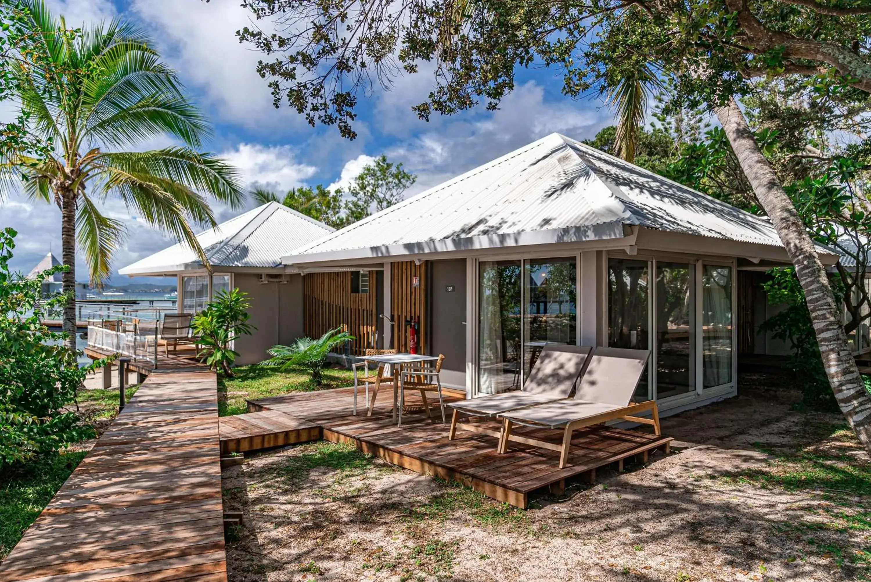 Deluxe Bungalow Garden View in DoubleTree by Hilton Noumea Ilot Maitre Resort Deluxe Bungalow Garden View in DoubleTree by Hilton Noumea Ilot Maitre Resort