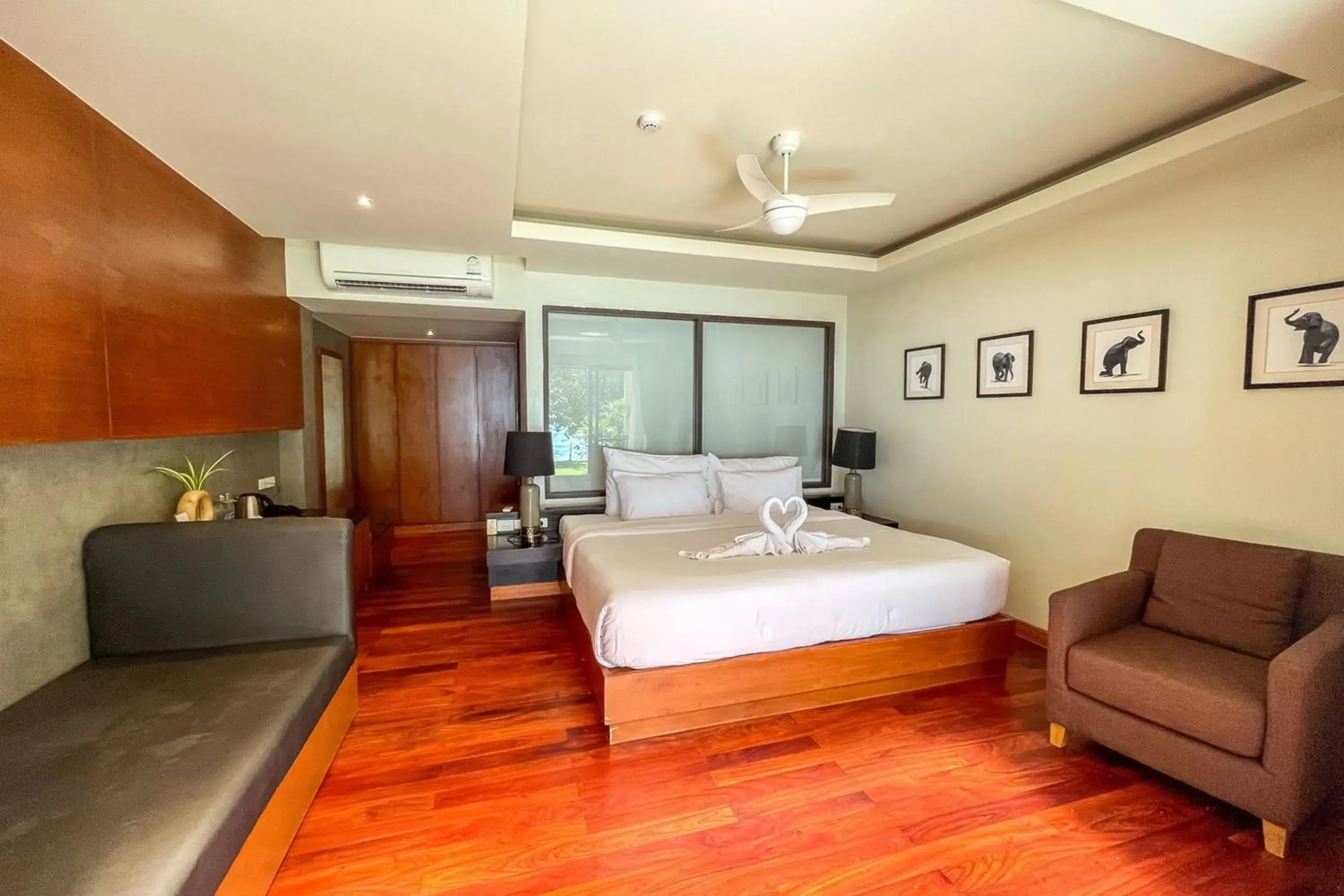 Beachfront Chalet in Kacha Resort & Spa, Koh Chang Beachfront Chalet in Kacha Resort & Spa, Koh Chang