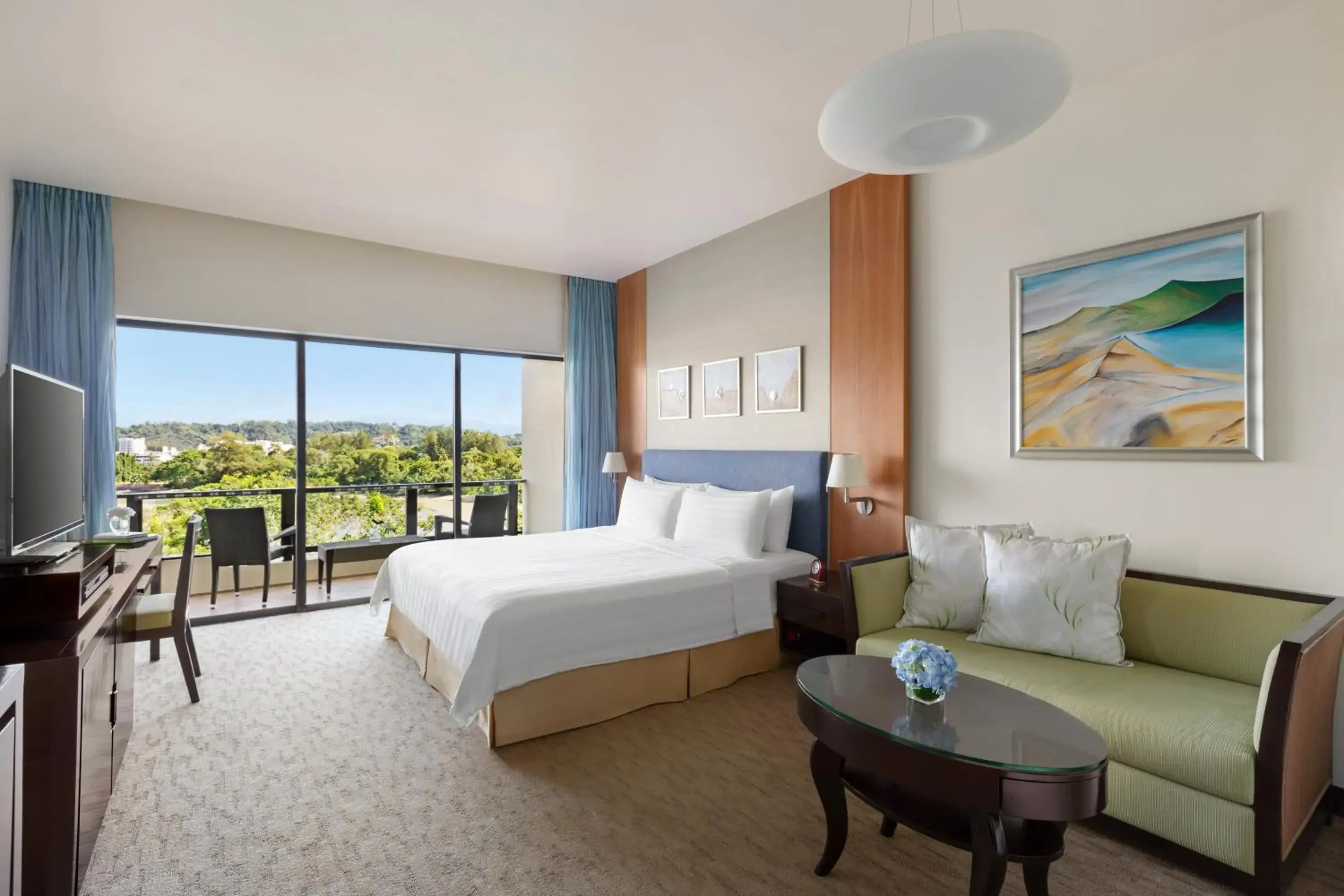 Kinabalu King Room with Mountain View in Shangri-La Tanjung Aru, Kota Kinabalu Kinabalu King Room with Mountain View in Shangri-La Tanjung Aru, Kota Kinabalu