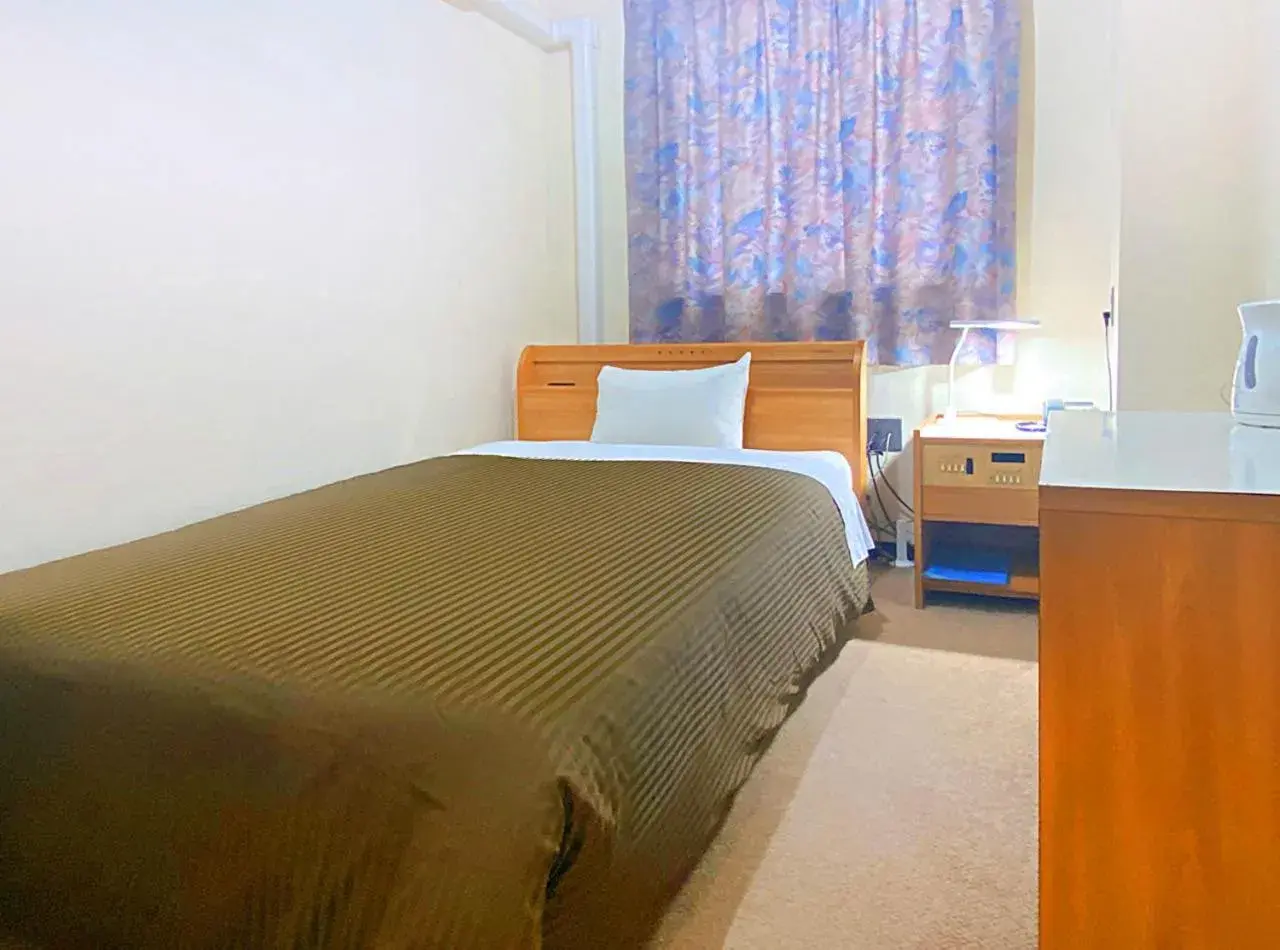 Single Room - Smoking in Hotel Okuni (Royal Inn Group) Single Room - Smoking in Hotel Okuni (Royal Inn Group)