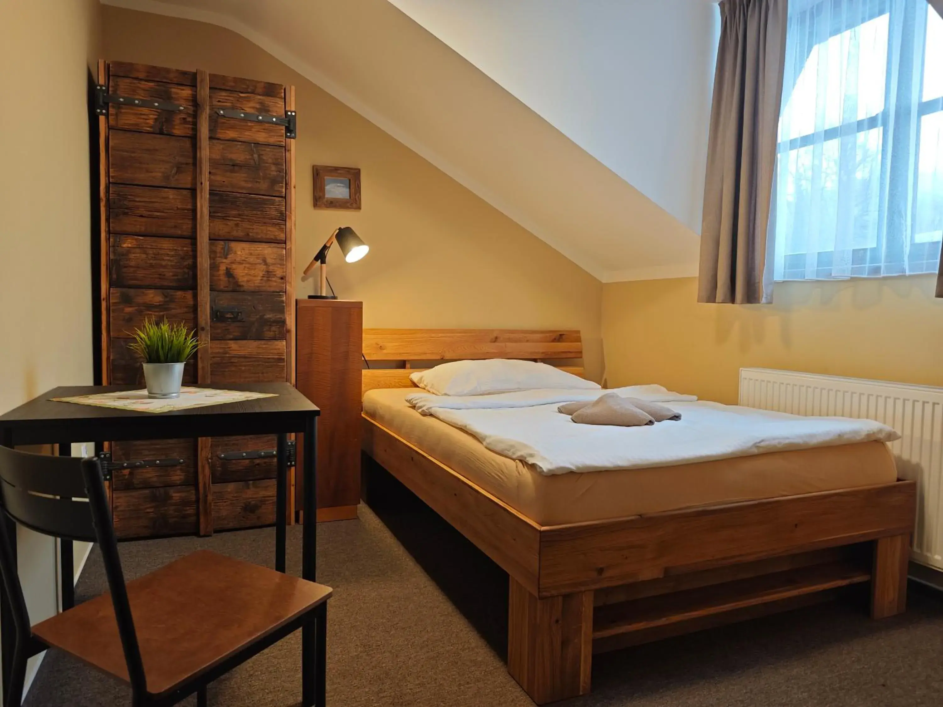 Standard Single Room in Hotel STARÝ MLÝN Standard Single Room in Hotel STARÝ MLÝN