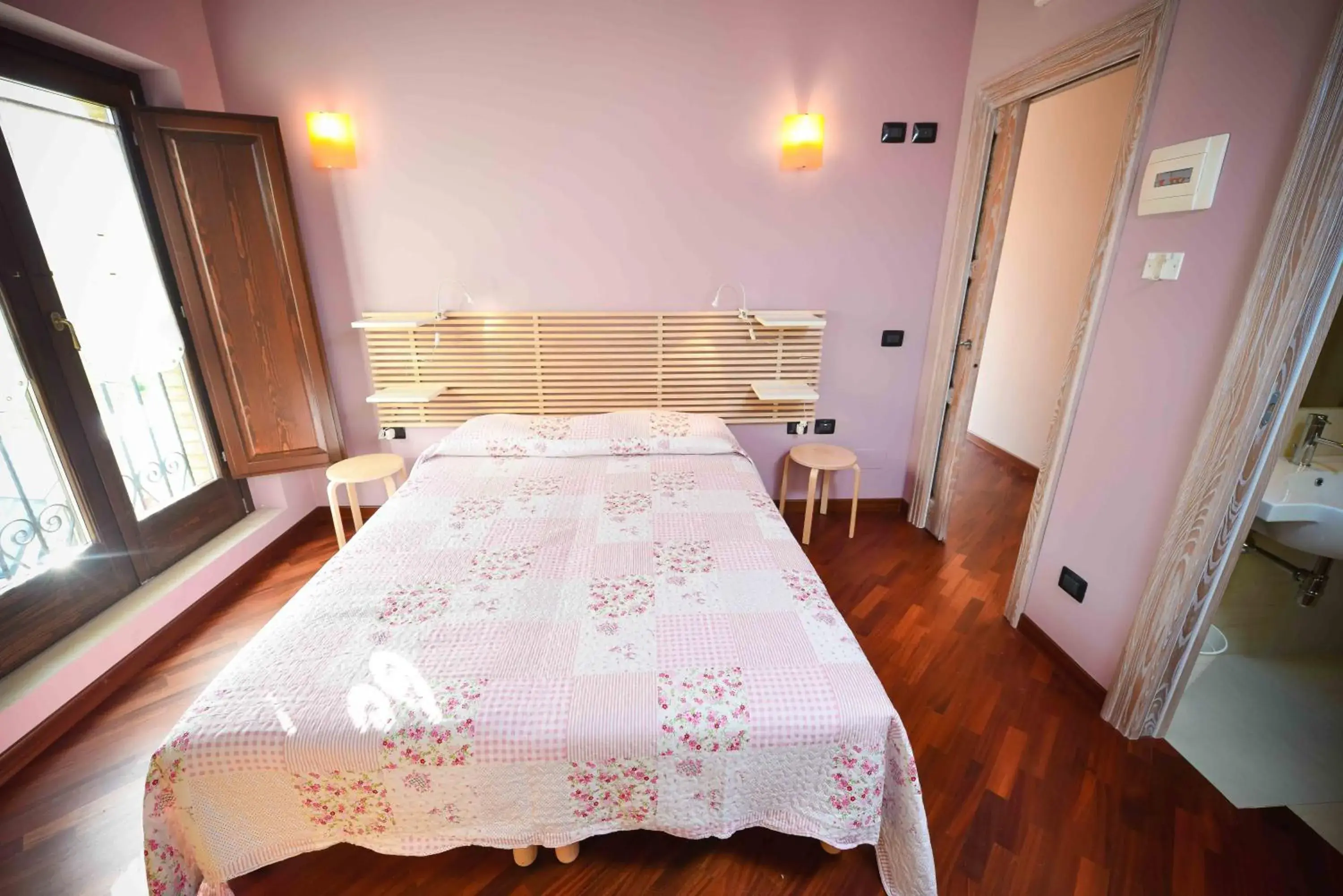 Deluxe Double or Twin Room - single occupancy in Casale905 Deluxe Double or Twin Room - single occupancy in Casale905