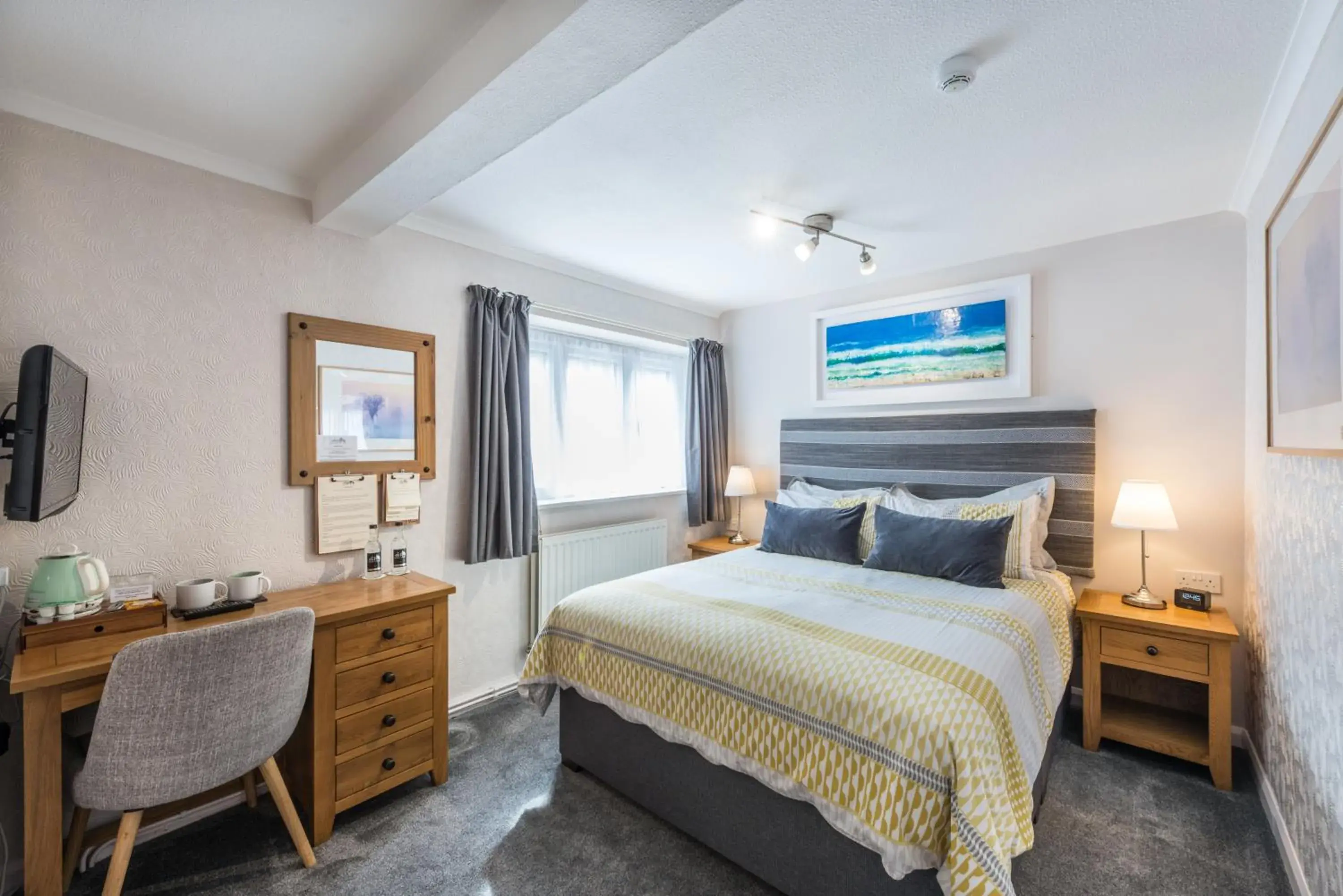 Double Room in Tudor Lodge Double Room in Tudor Lodge