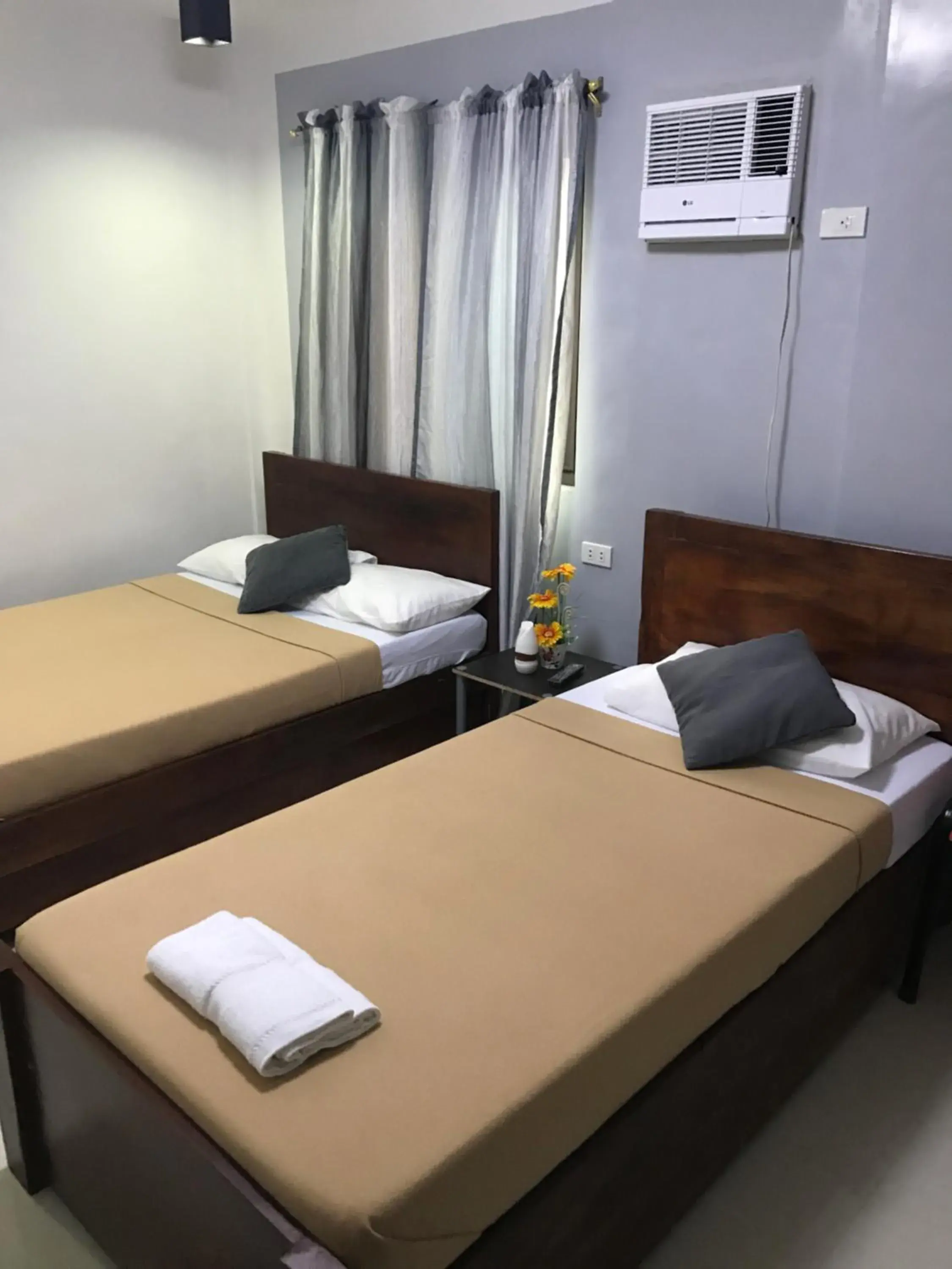 Triple Room with Private Bathroom in Alzeah's Place Room for Rent Triple Room with Private Bathroom in Alzeah's Place Room for Rent