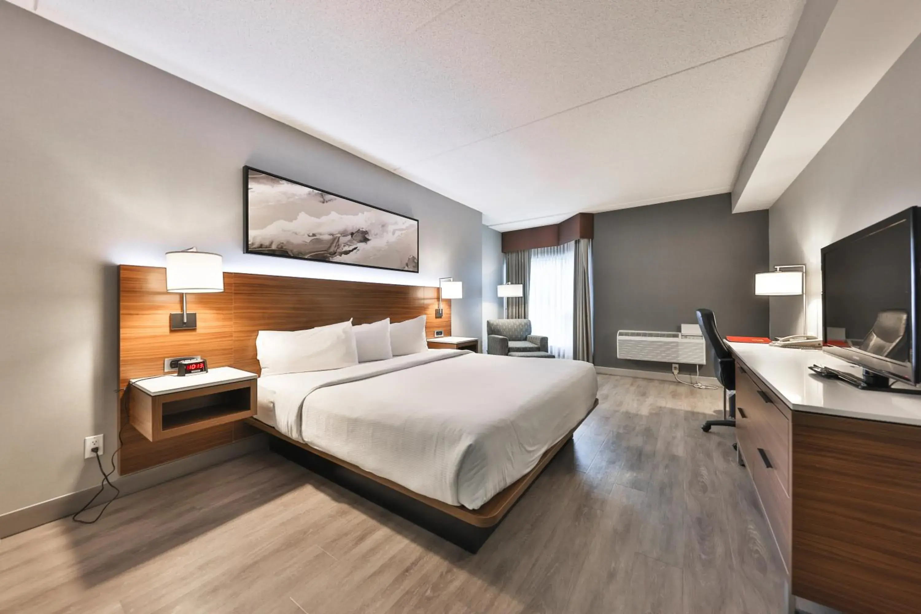 King Room in Admiral Inn Mississauga King Room in Admiral Inn Mississauga