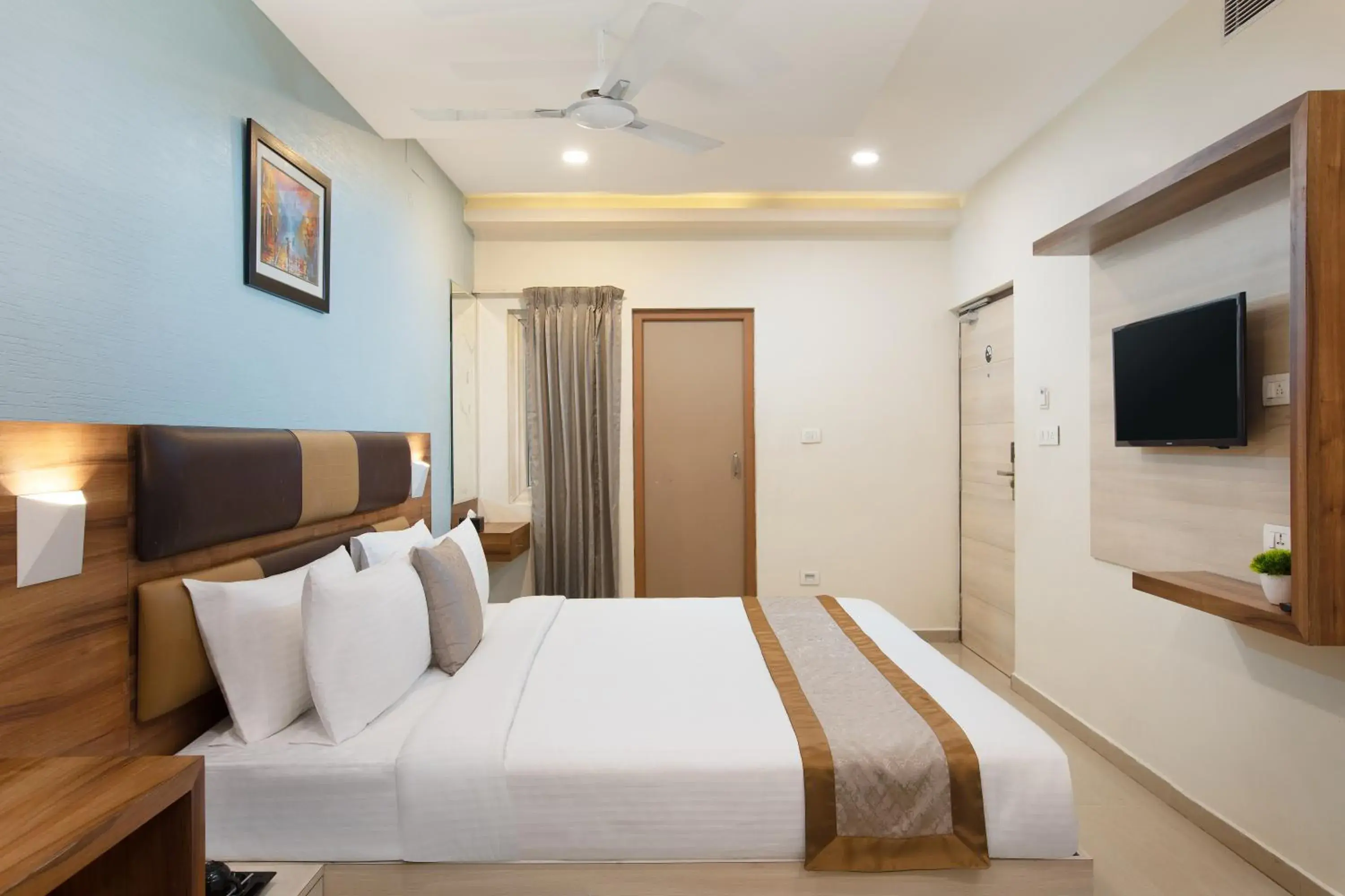 Deluxe Triple Room - single occupancy in Grande Inn Trichy Deluxe Triple Room - single occupancy in Grande Inn Trichy